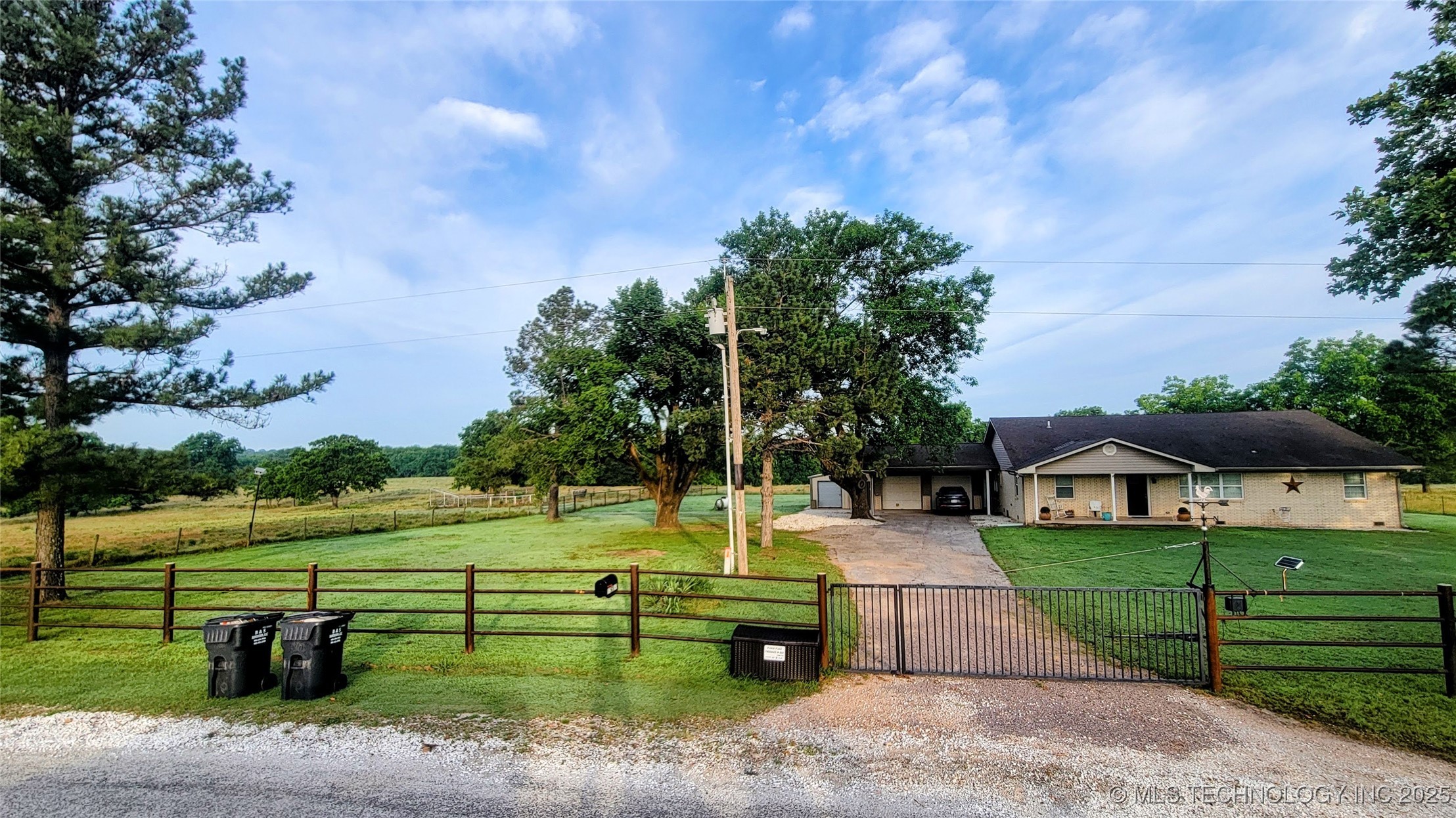 9725 County Road 3470 Property Photo 5