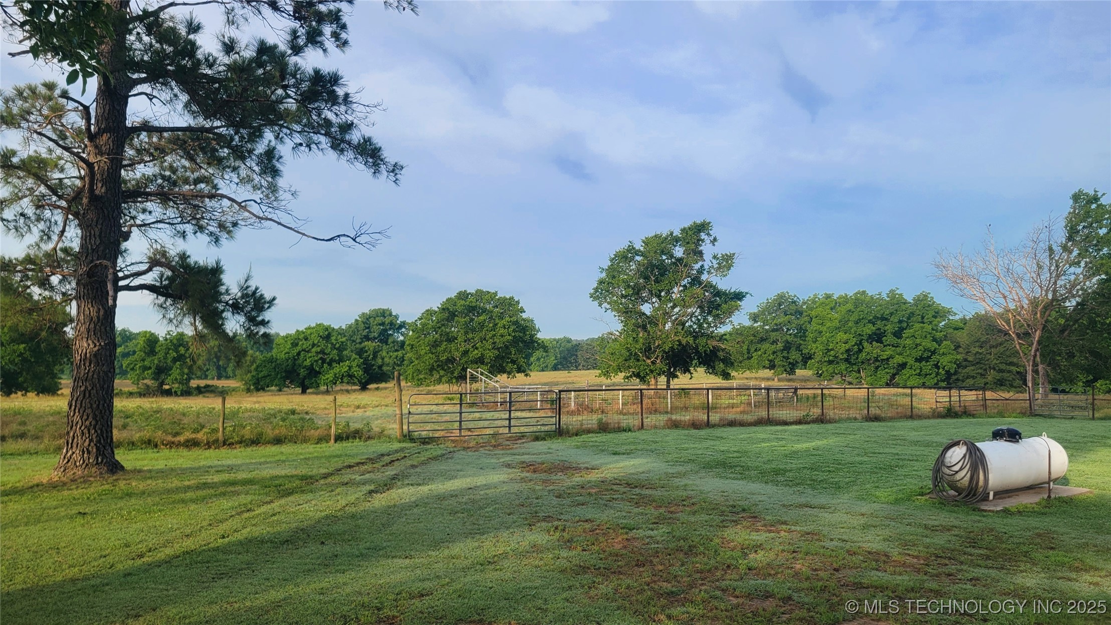 9725 County Road 3470 Property Photo 11