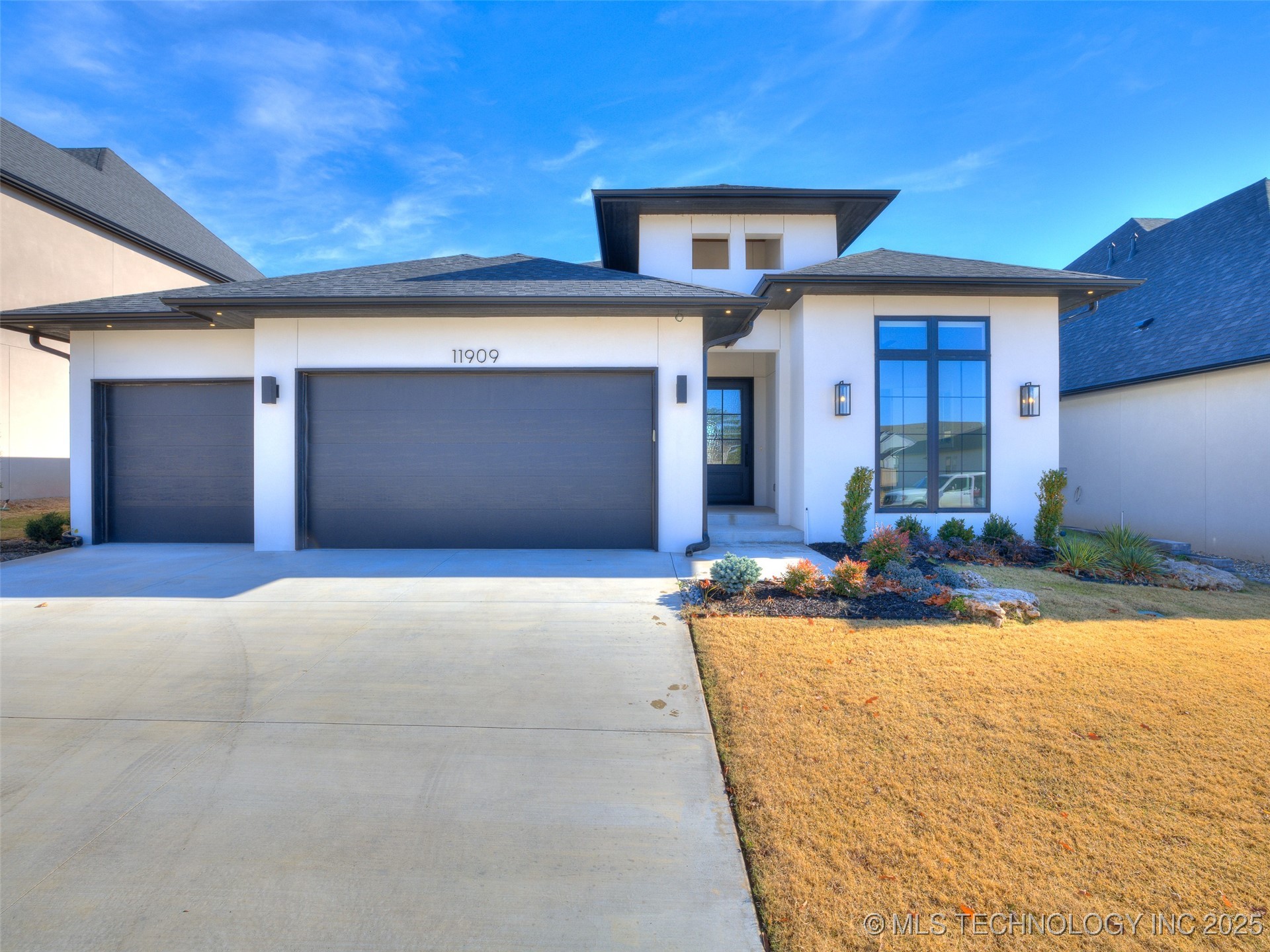 11909 S Vandalia Avenue Property Photo 1