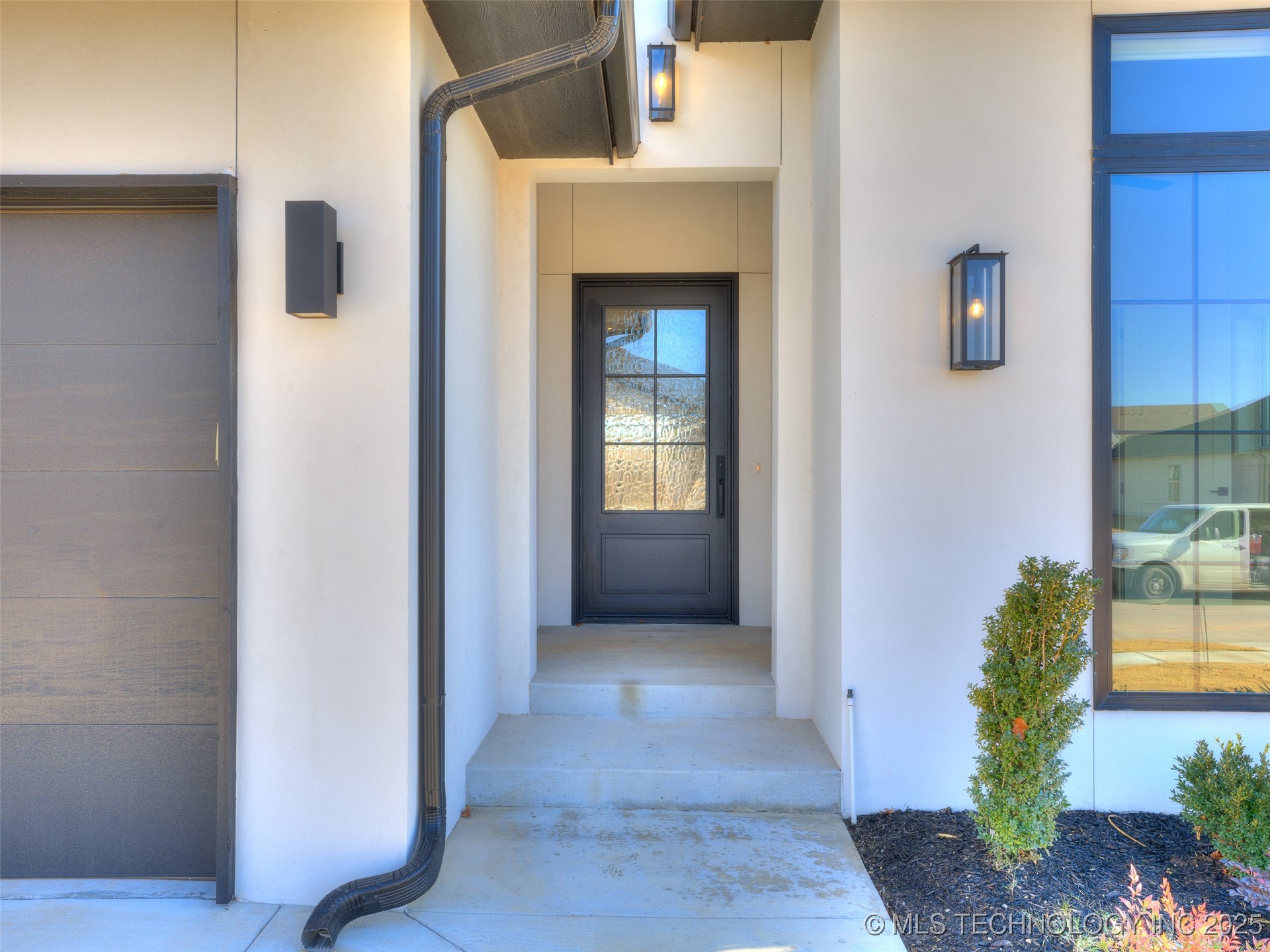 11909 S Vandalia Avenue Property Photo 4