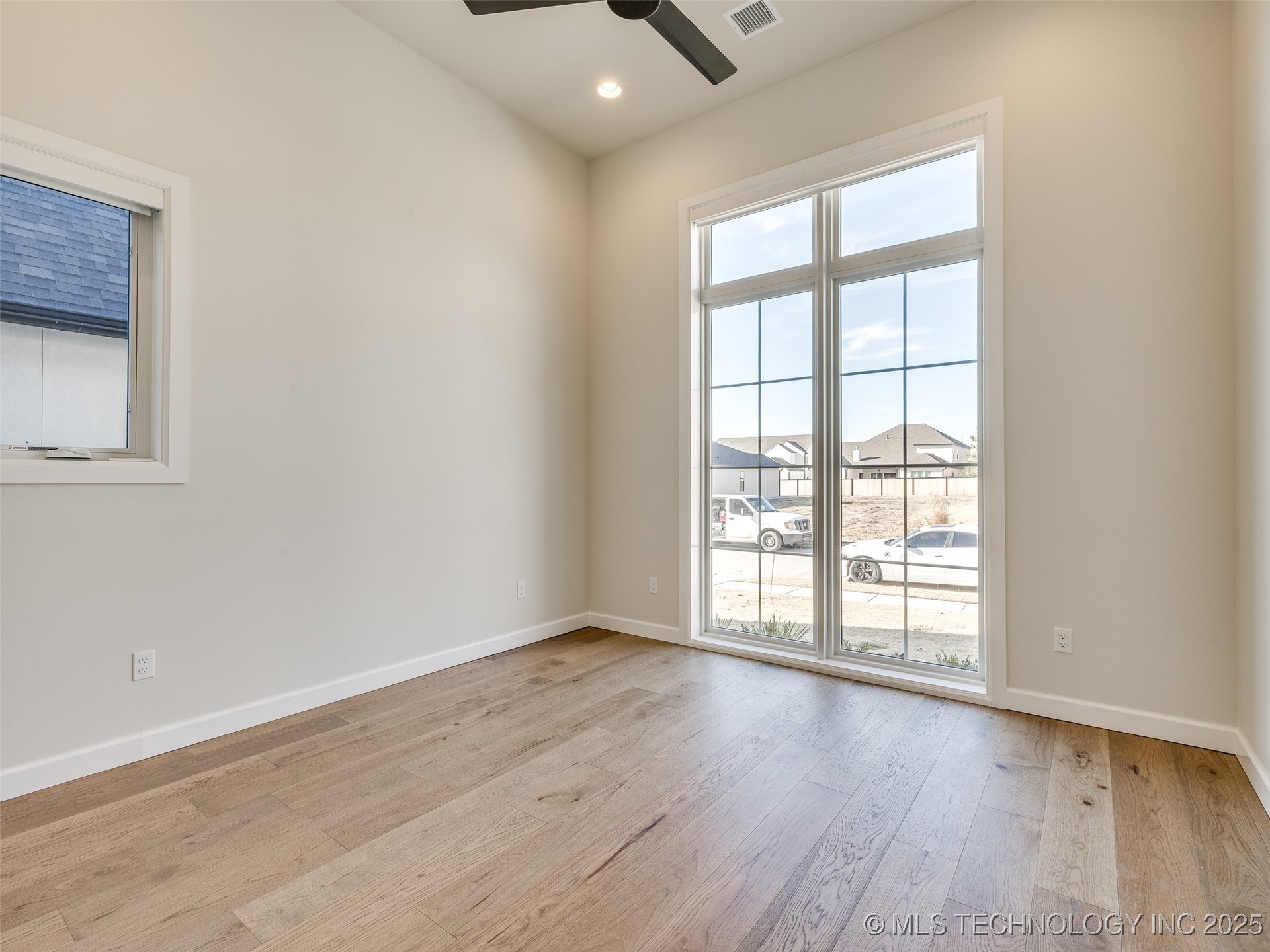 11909 S Vandalia Avenue Property Photo 7