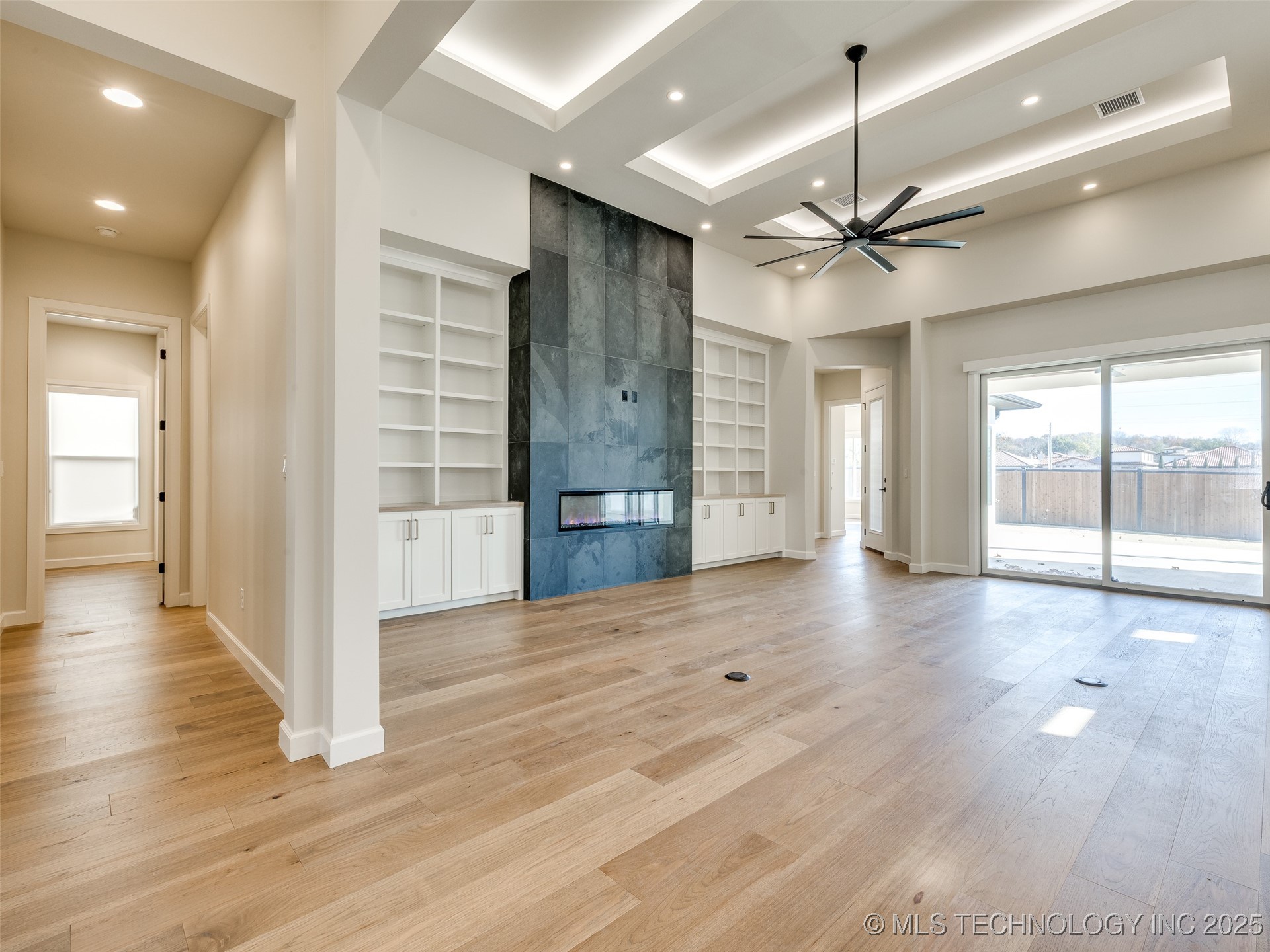 11909 S Vandalia Avenue Property Photo 13