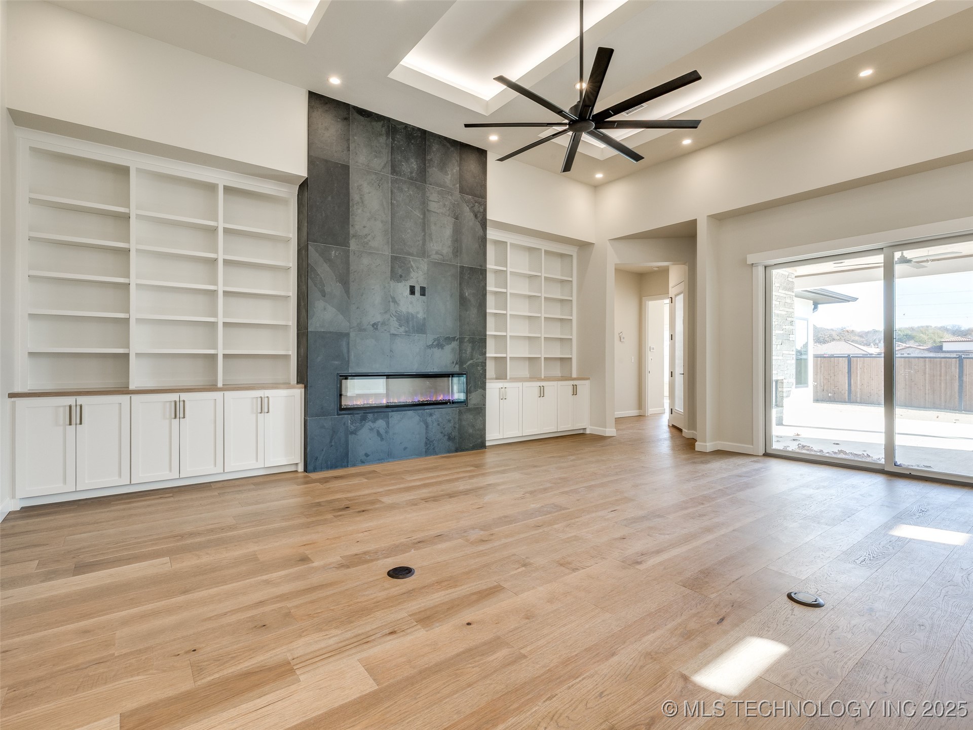 11909 S Vandalia Avenue Property Photo 14