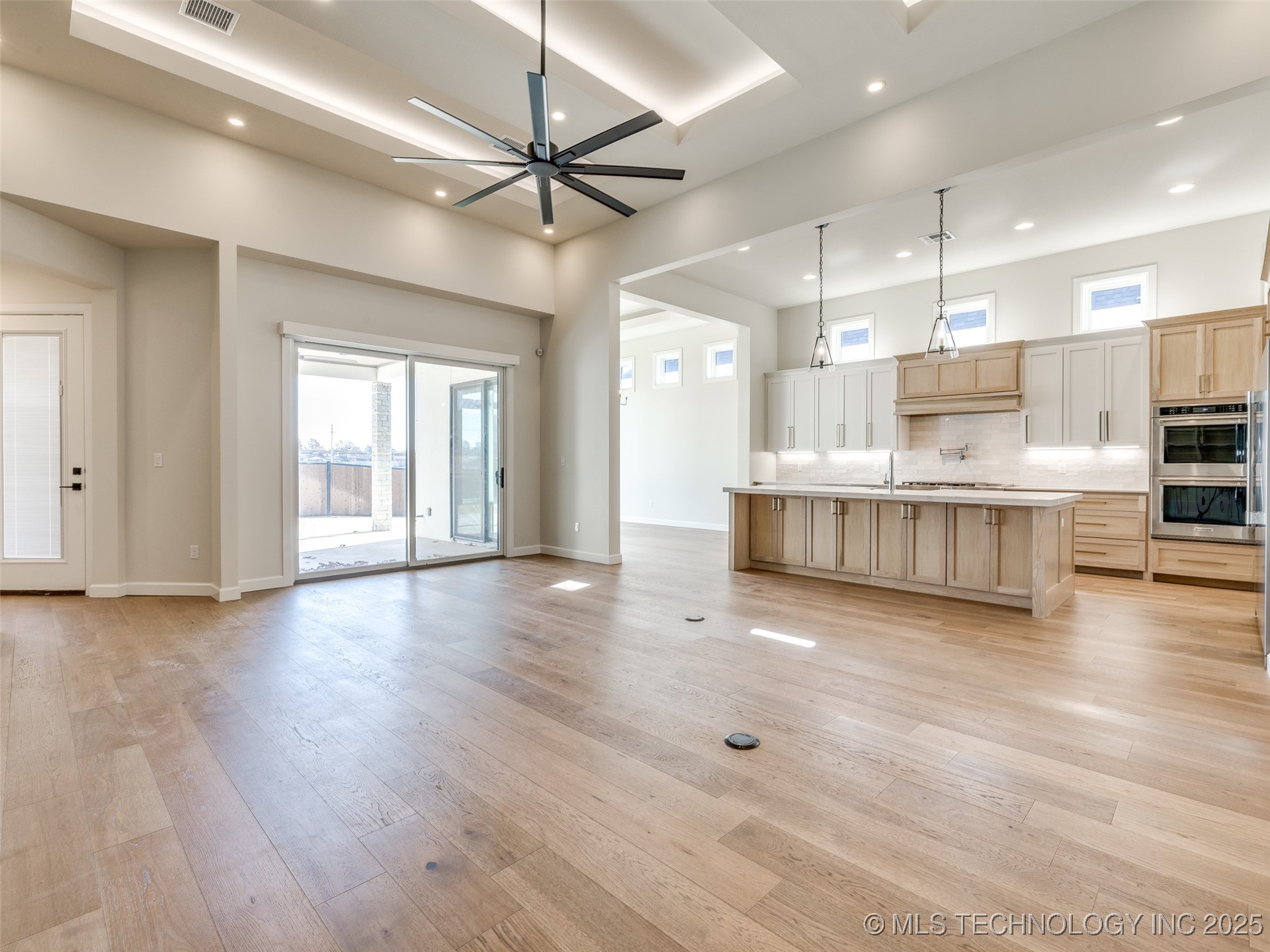 11909 S Vandalia Avenue Property Photo 15