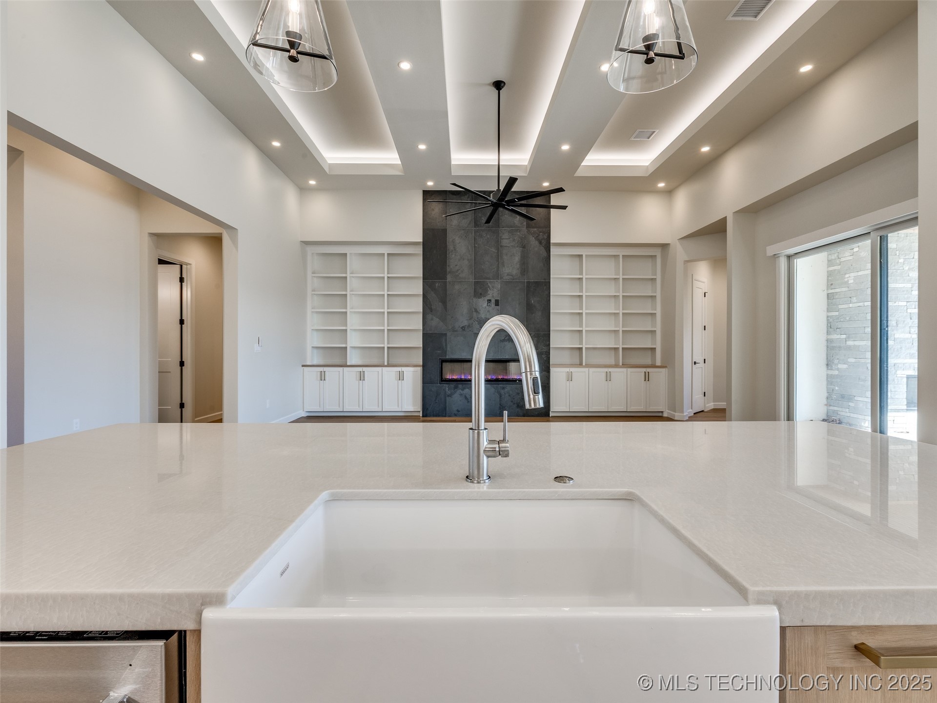 11909 S Vandalia Avenue Property Photo 27