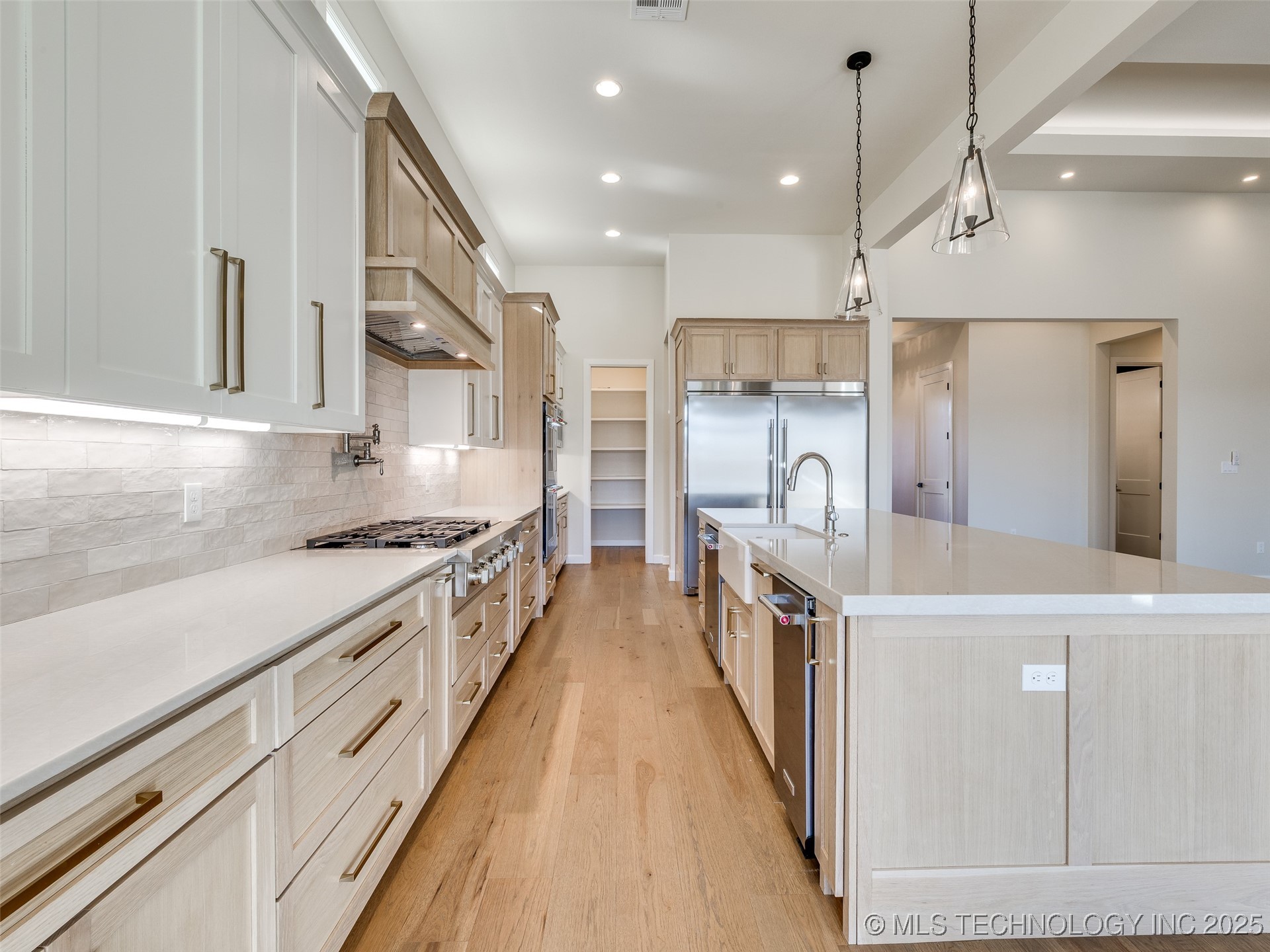 11909 S Vandalia Avenue Property Photo 31