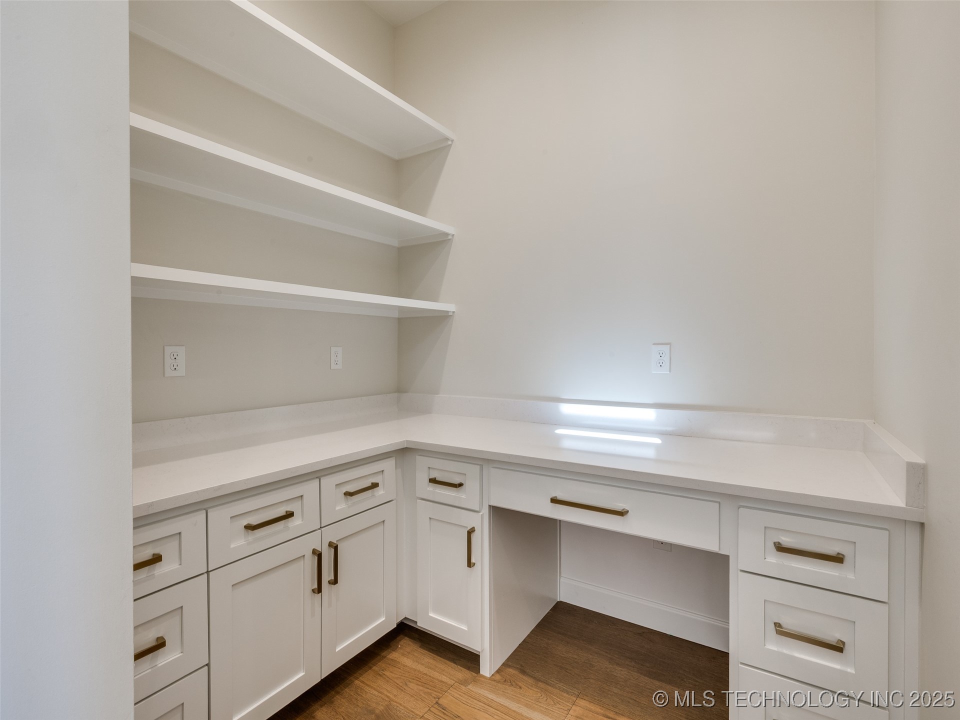 11909 S Vandalia Avenue Property Photo 33