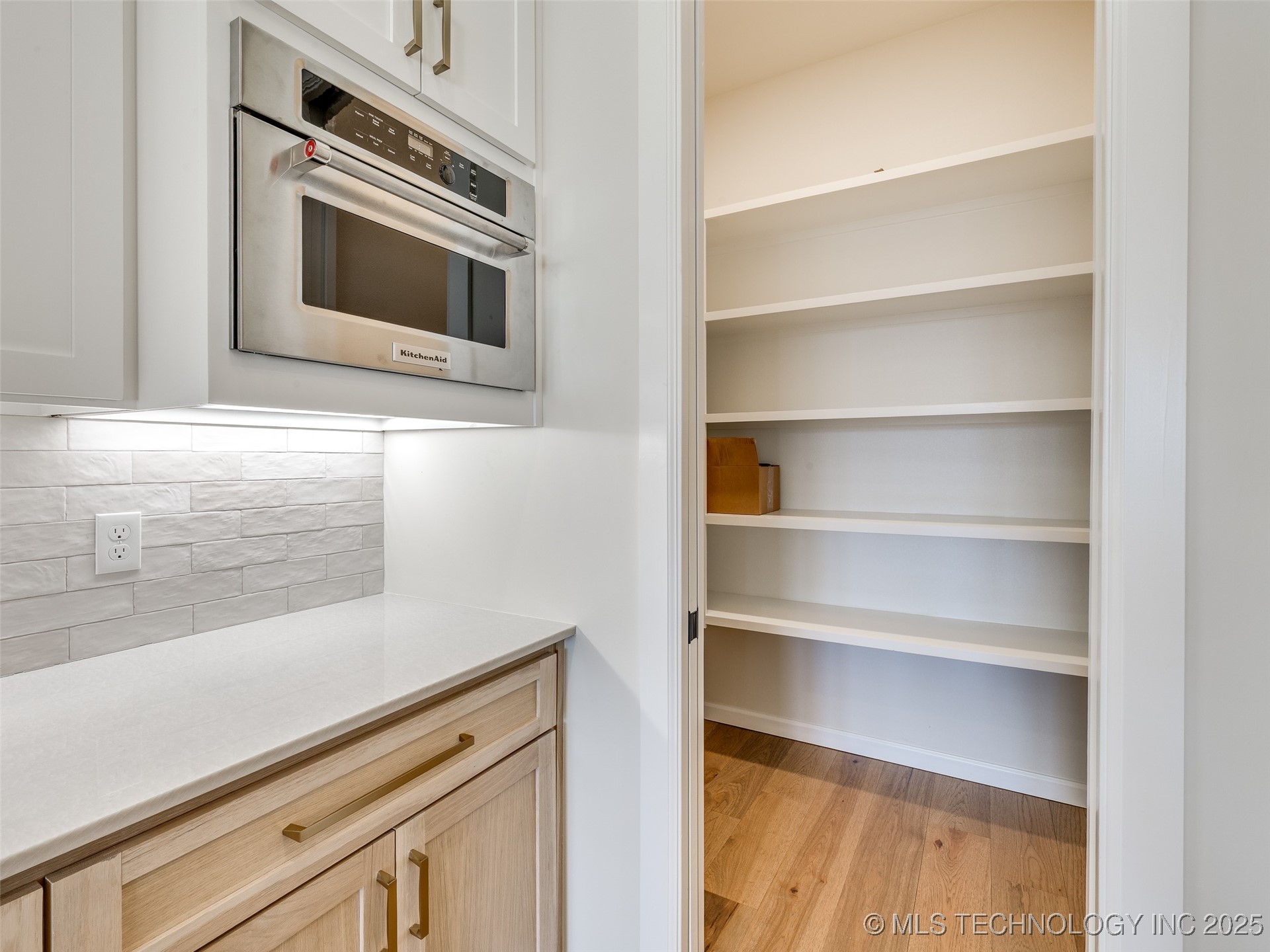 11909 S Vandalia Avenue Property Photo 34