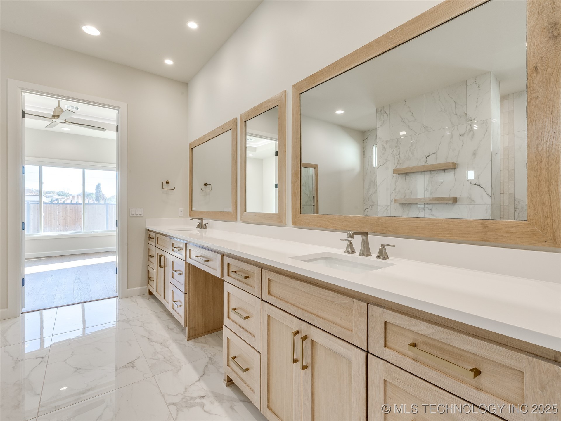 11909 S Vandalia Avenue Property Photo 44