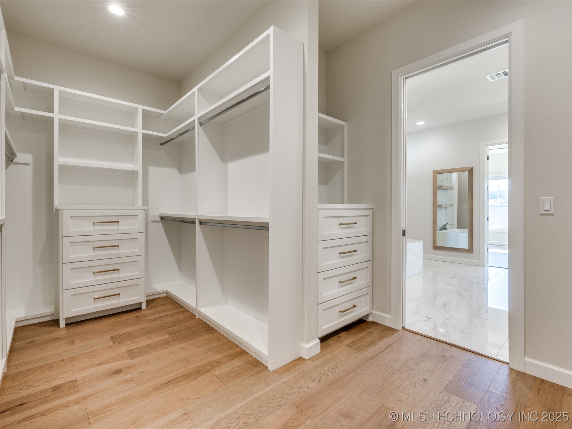 11909 S Vandalia Avenue Property Photo 51