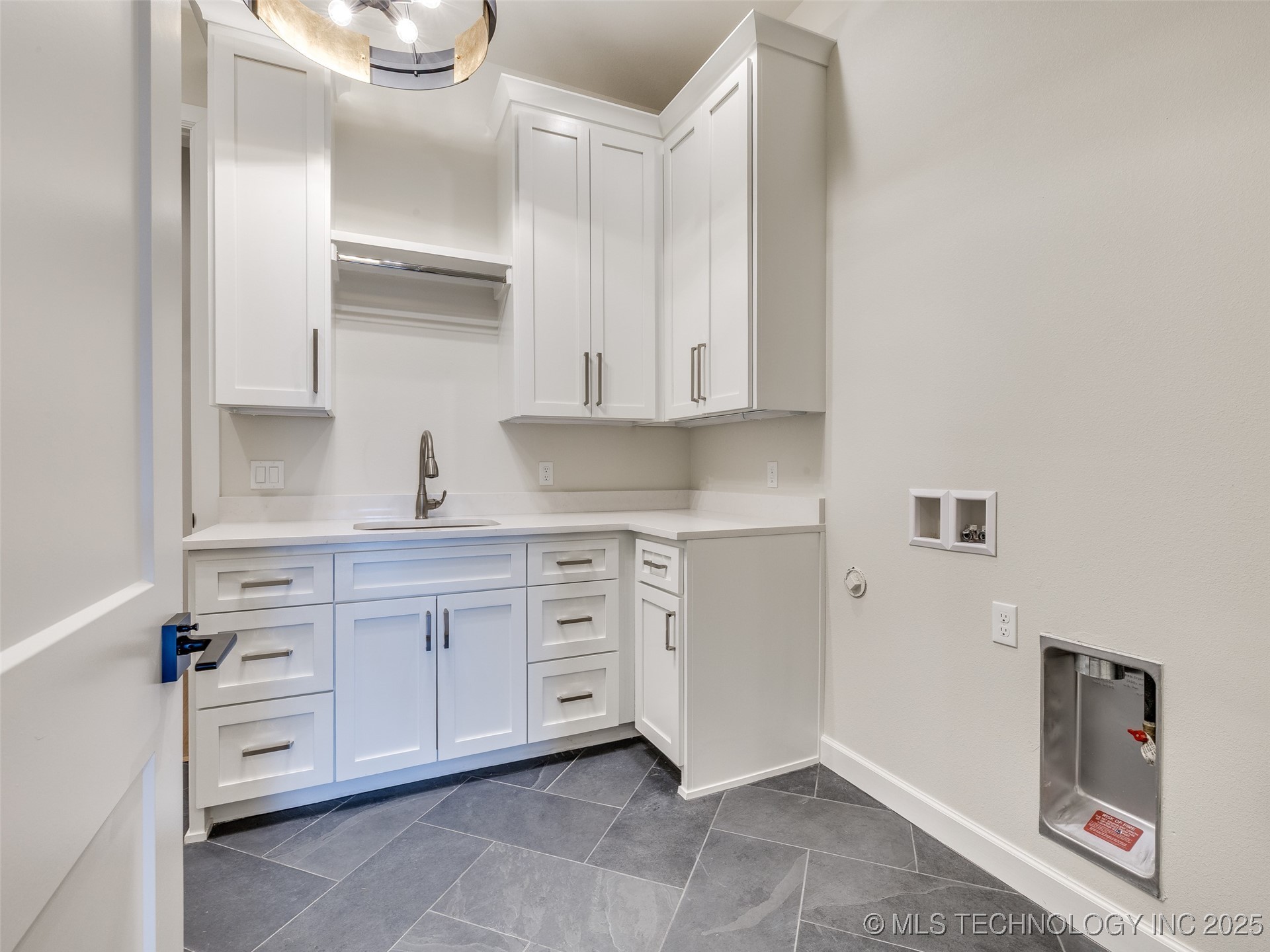 11909 S Vandalia Avenue Property Photo 52