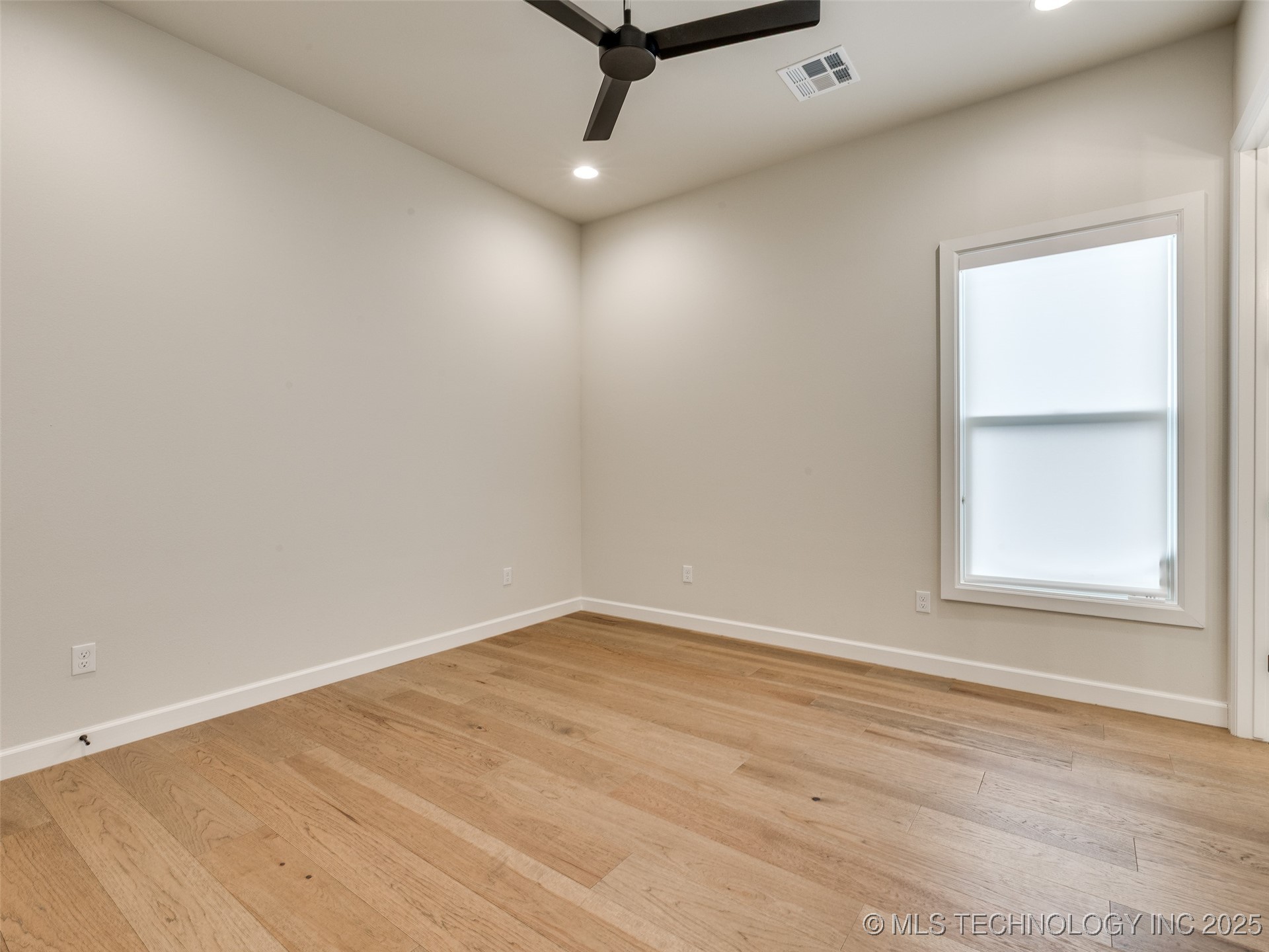 11909 S Vandalia Avenue Property Photo 54