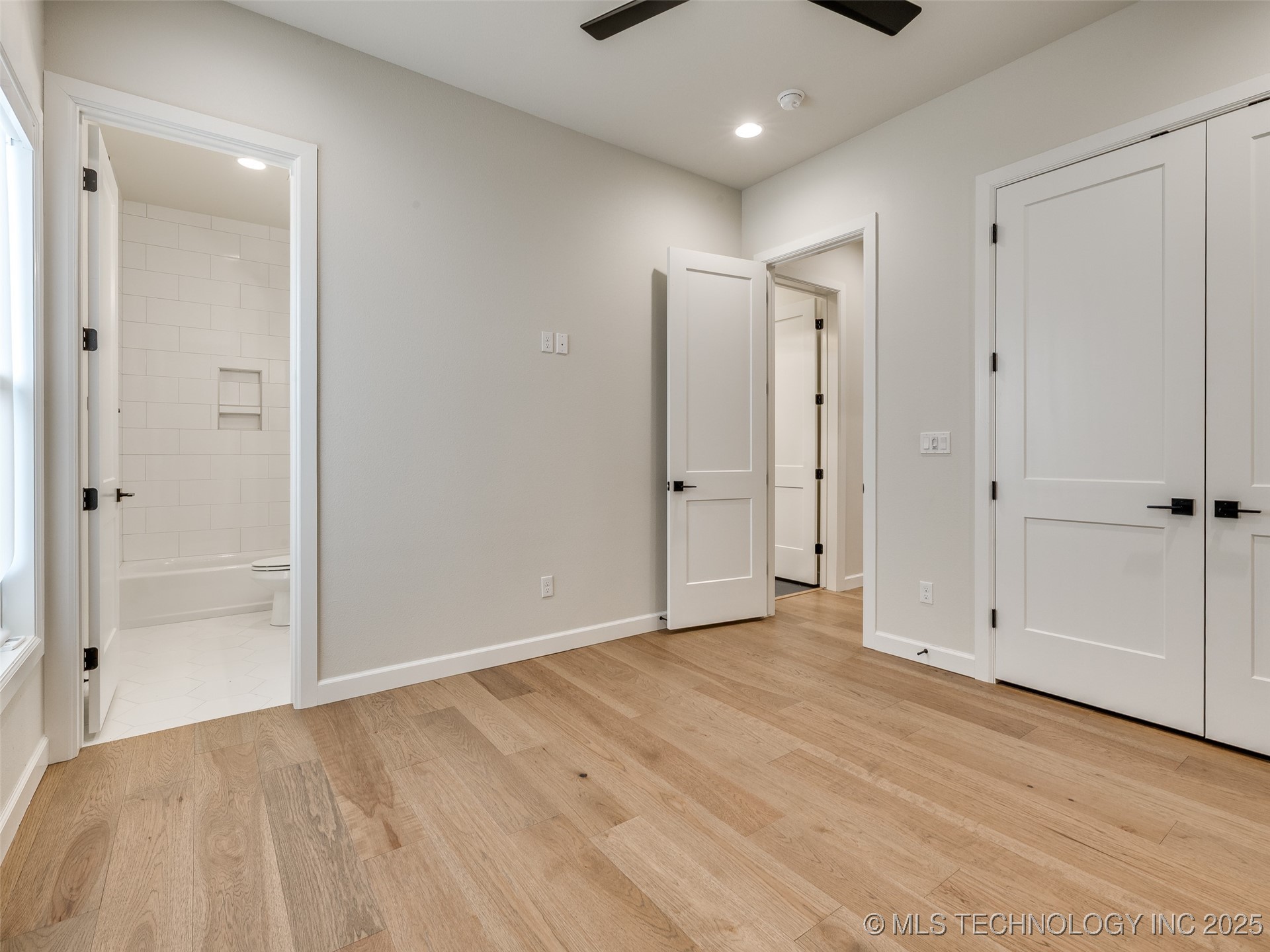 11909 S Vandalia Avenue Property Photo 55