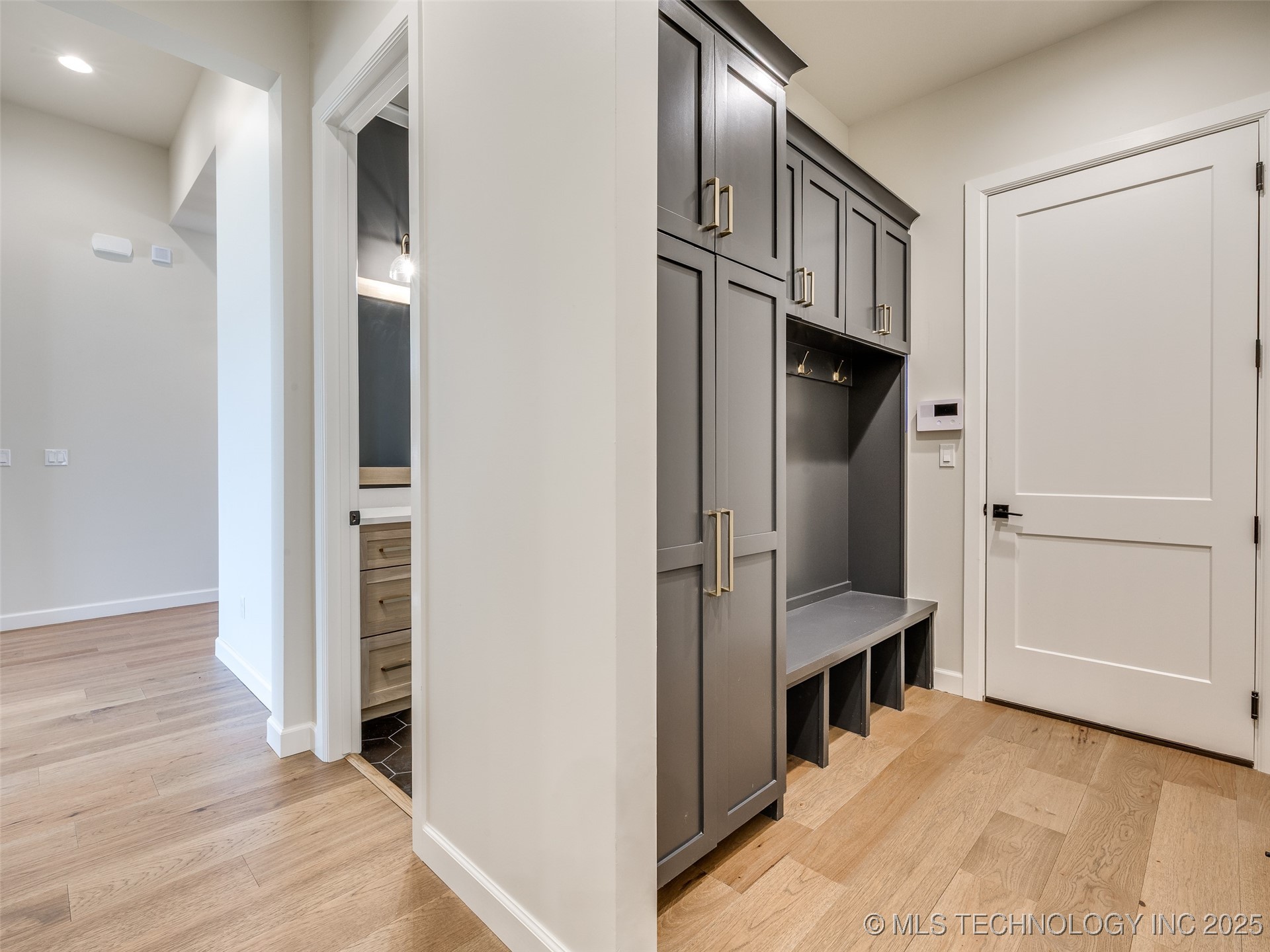 11909 S Vandalia Avenue Property Photo 58