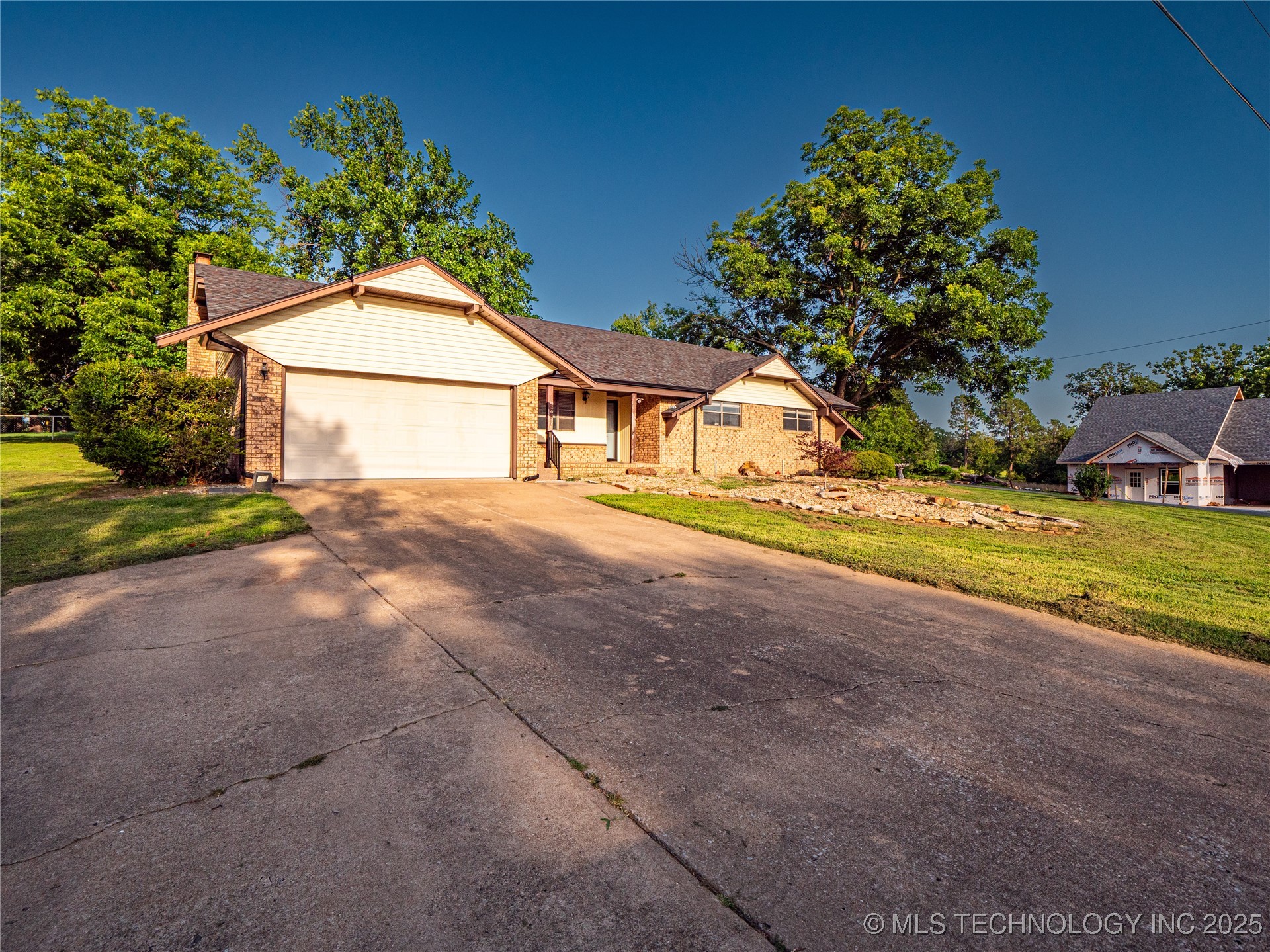 1826 W Mcgill Property Photo 2