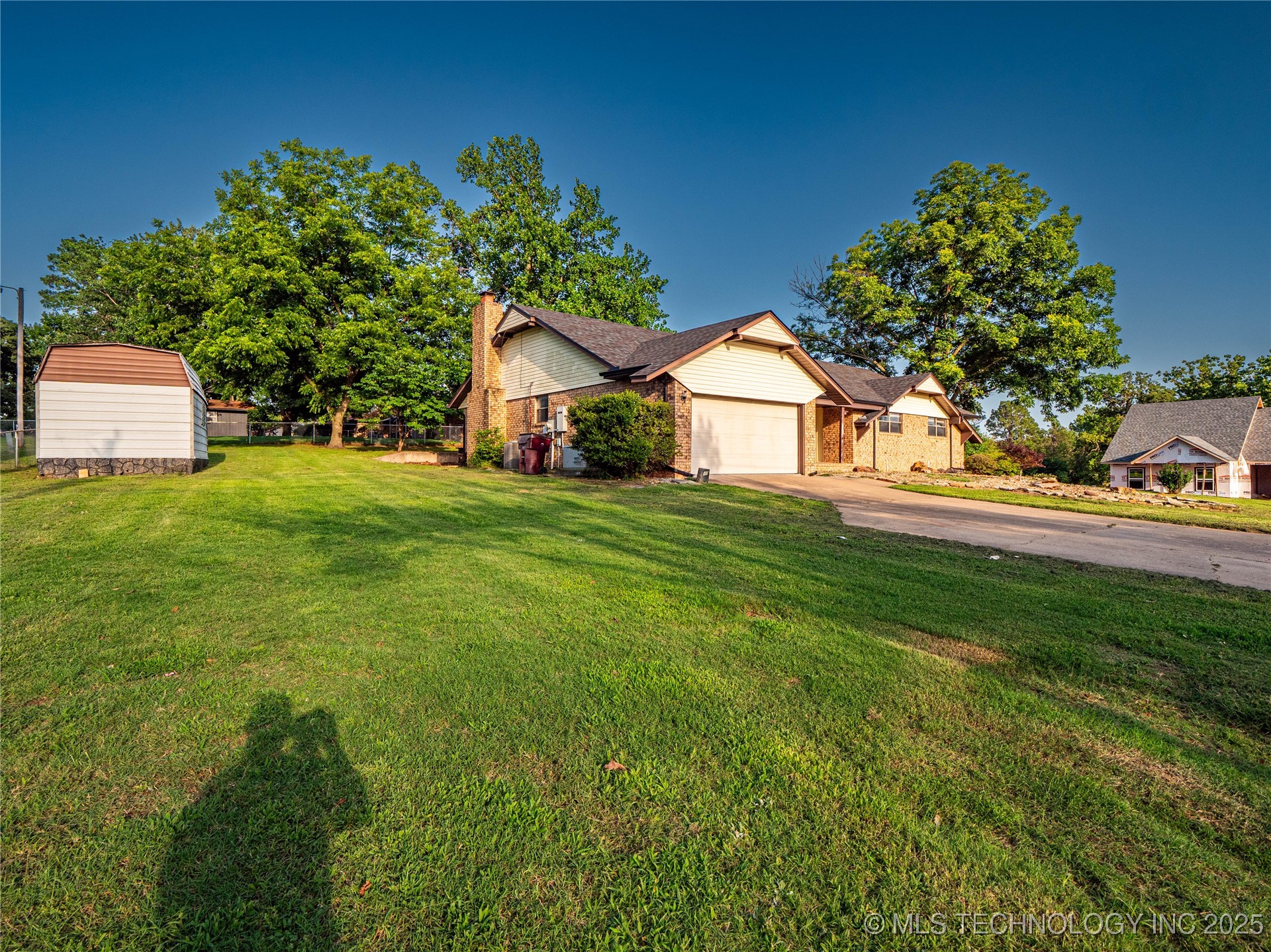 1826 W Mcgill Property Photo 3