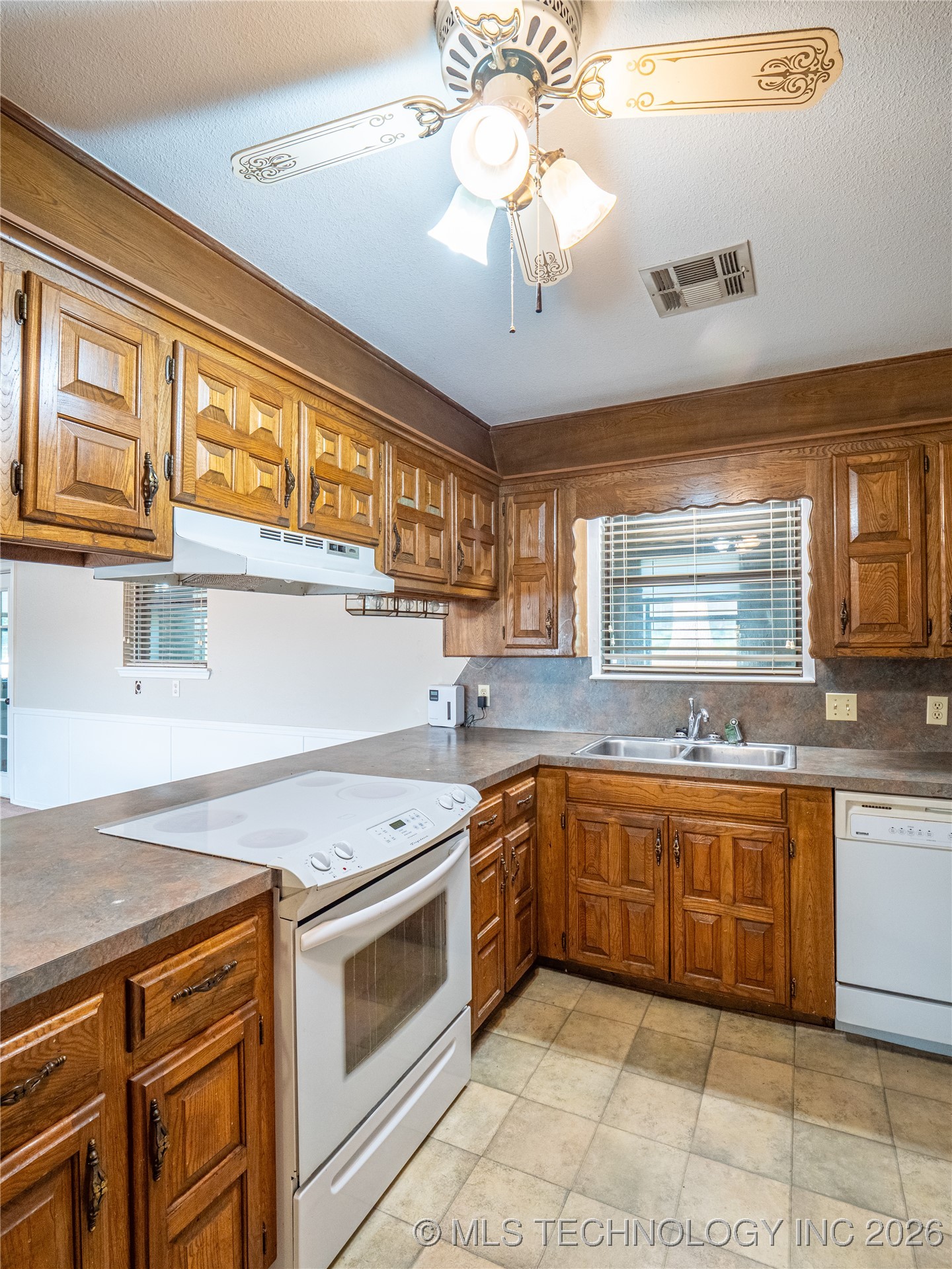 1826 W Mcgill Property Photo 18