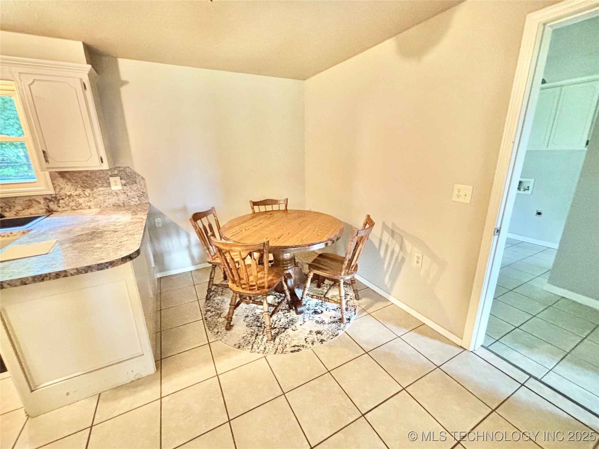 106 E Elk Road Property Photo 10