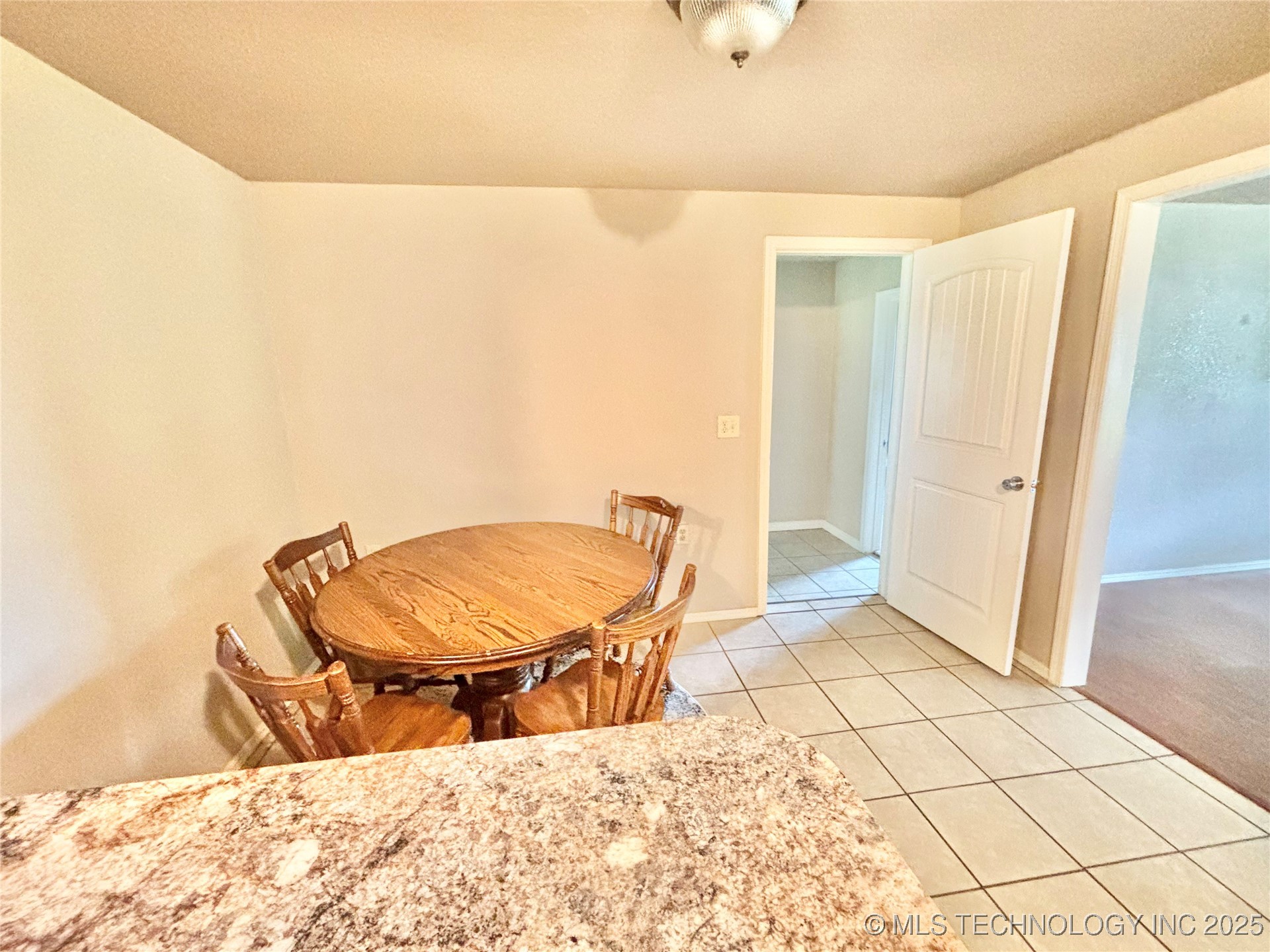 106 E Elk Road Property Photo 11