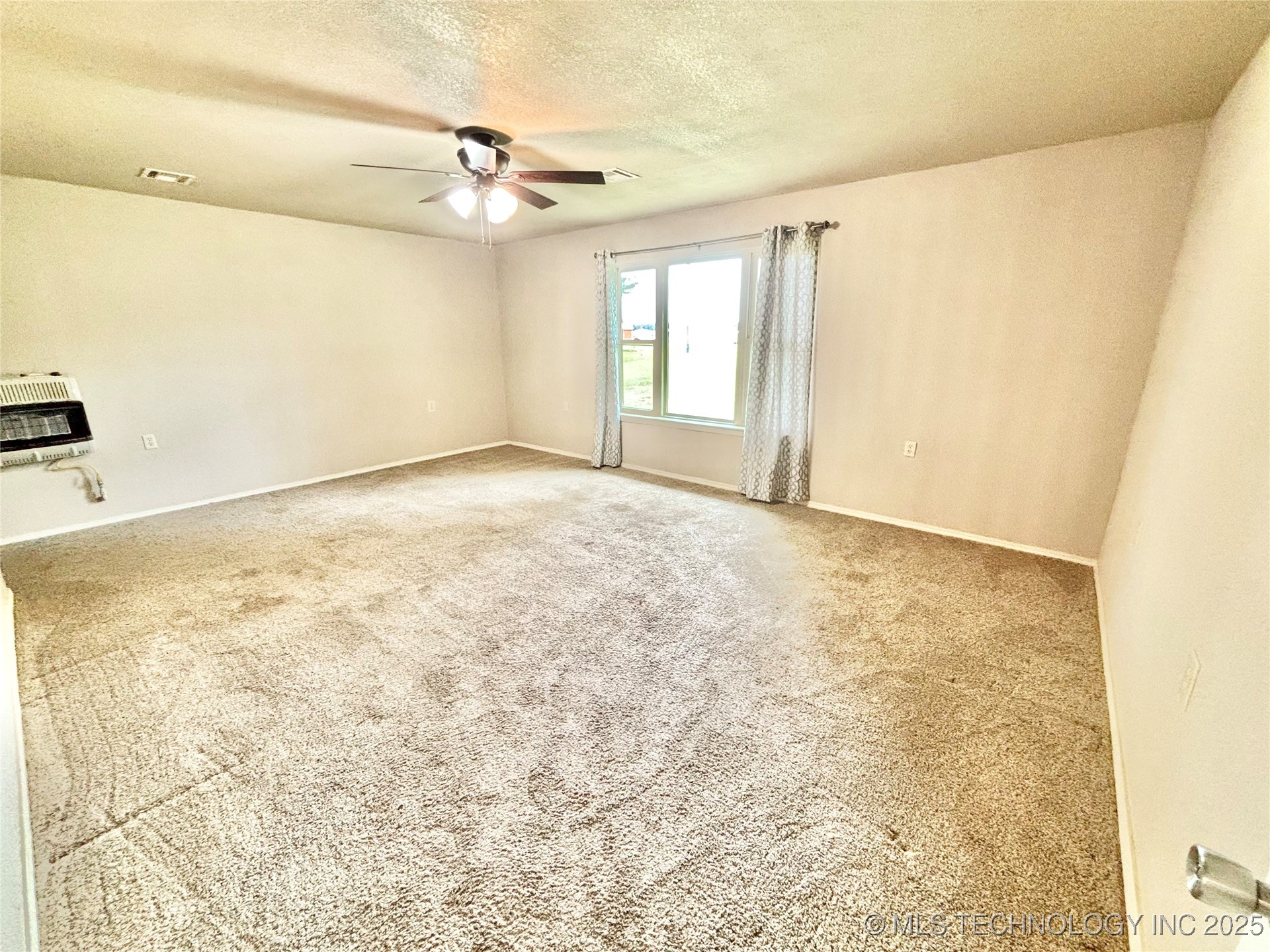 106 E Elk Road Property Photo 13