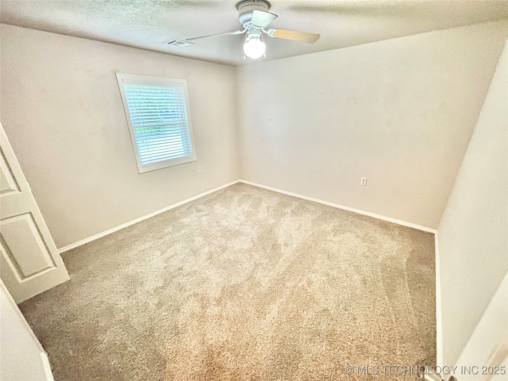 106 E Elk Road Property Photo 20