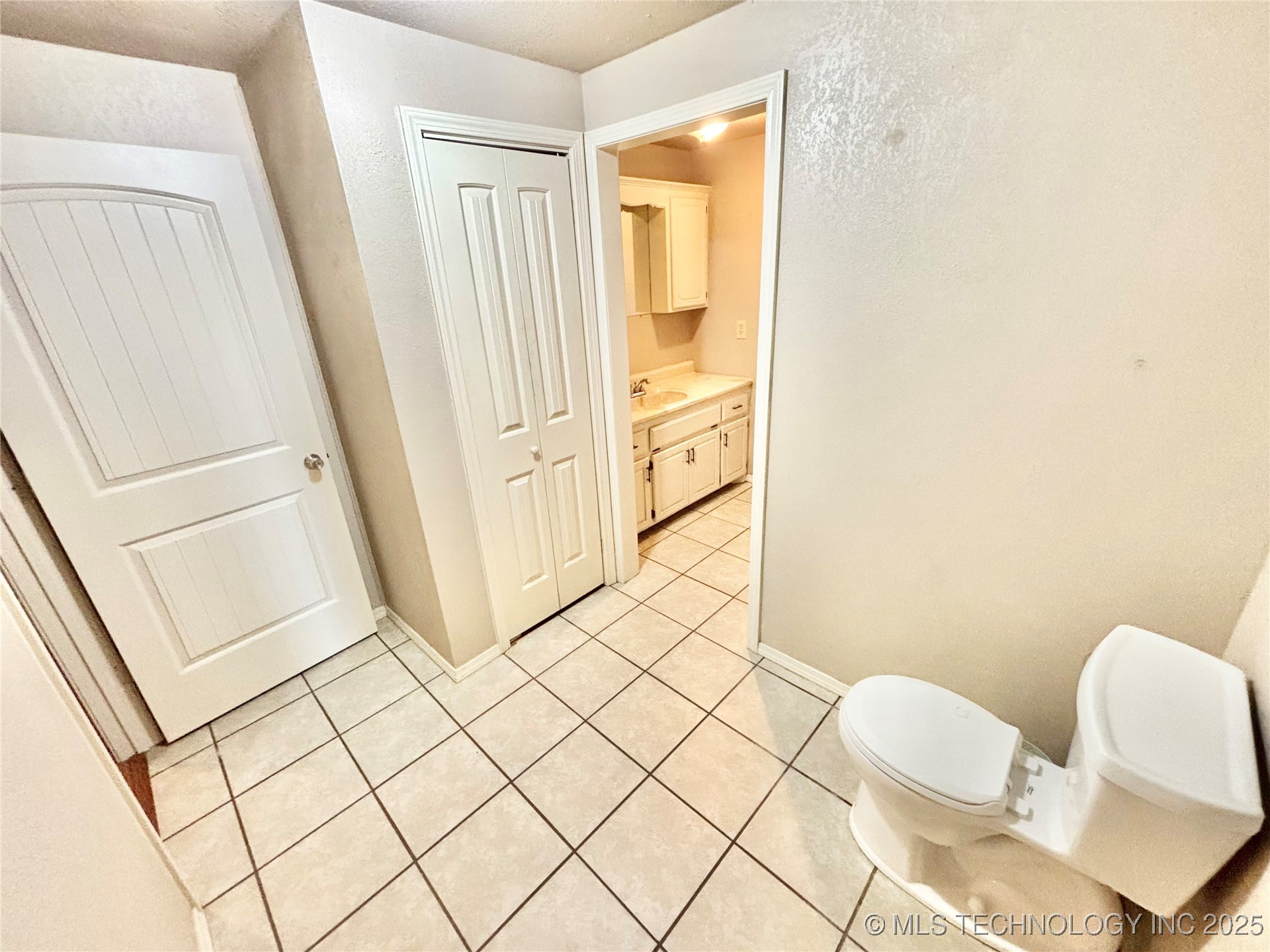 106 E Elk Road Property Photo 21