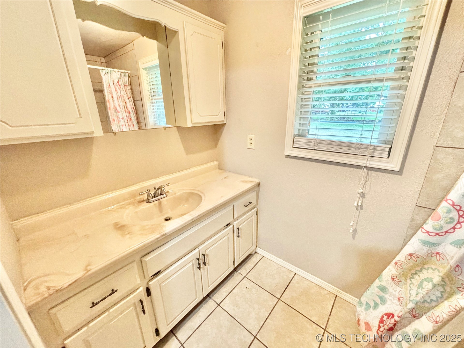 106 E Elk Road Property Photo 23