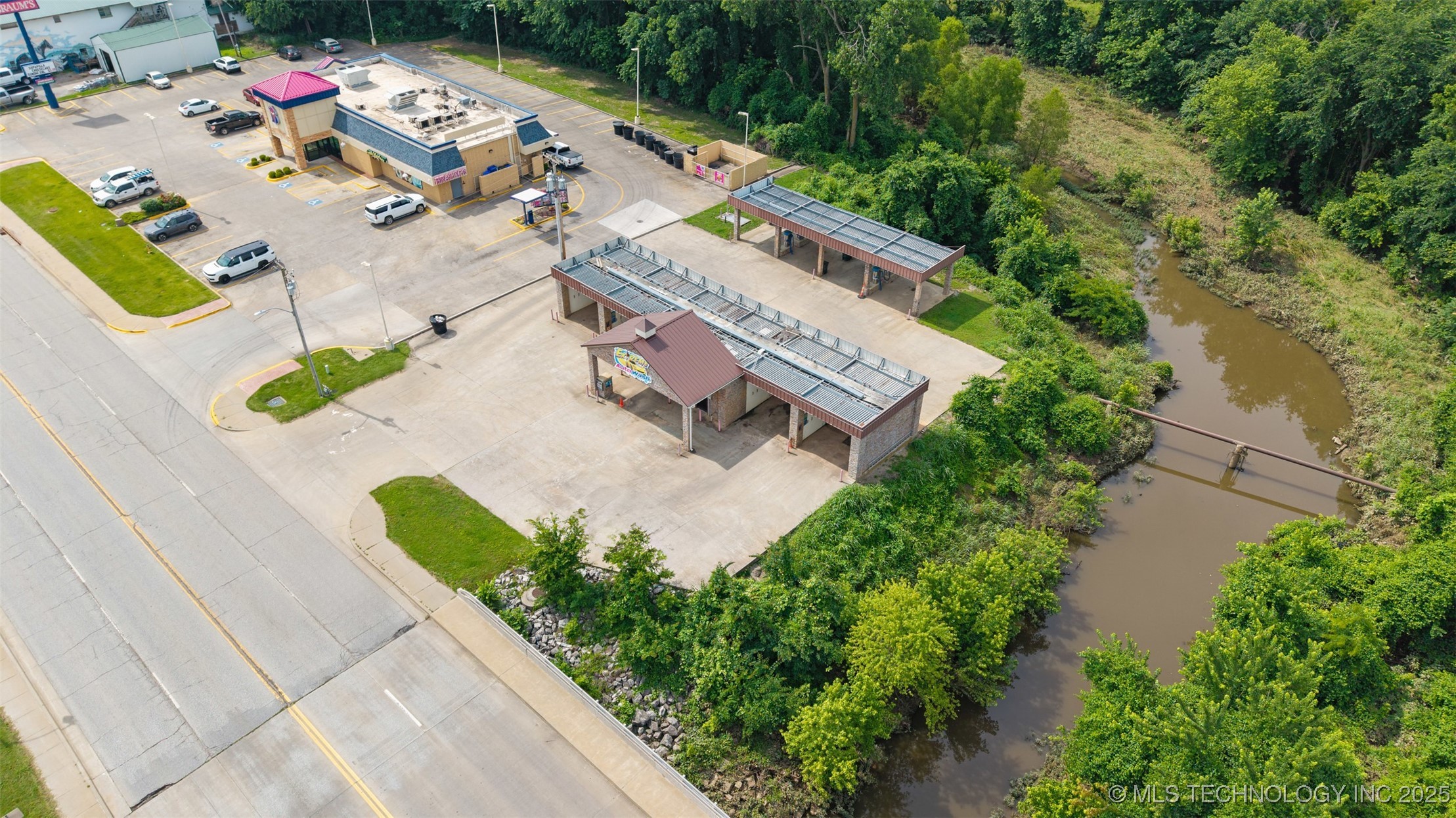 701 E Illinois Property Photo 10