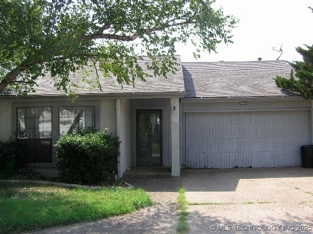 8228 S Jamestown Avenue Property Photo 1