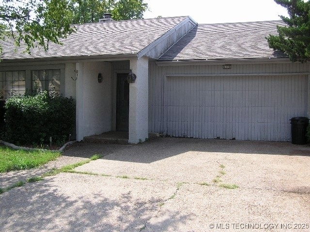 8228 S Jamestown Avenue Property Photo 2