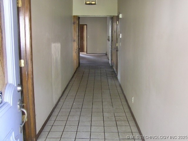 8228 S Jamestown Avenue Property Photo 3