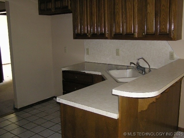 8228 S Jamestown Avenue Property Photo 7