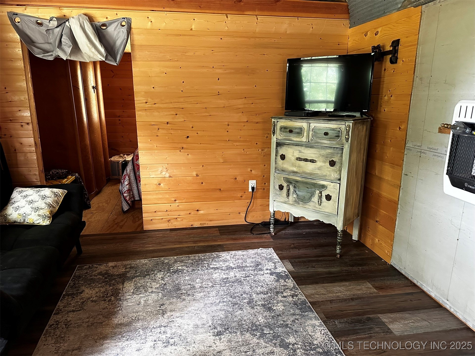 463899 Taylor Ridge Road Property Photo 4