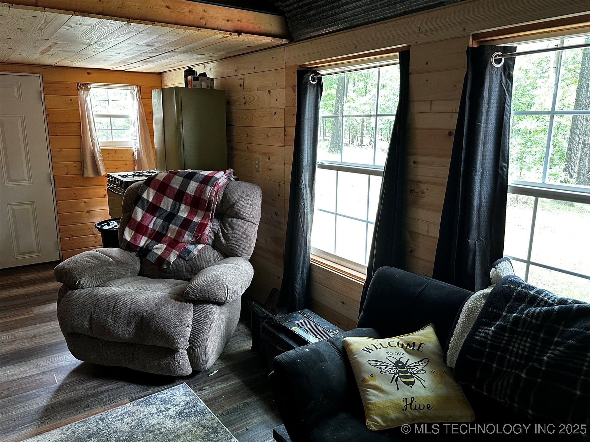 463899 Taylor Ridge Road Property Photo 5