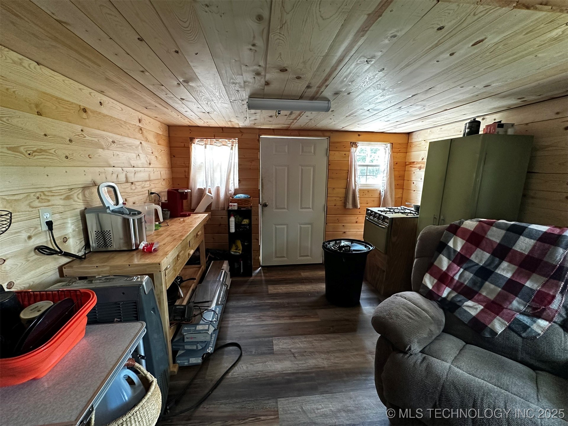 463899 Taylor Ridge Road Property Photo 6