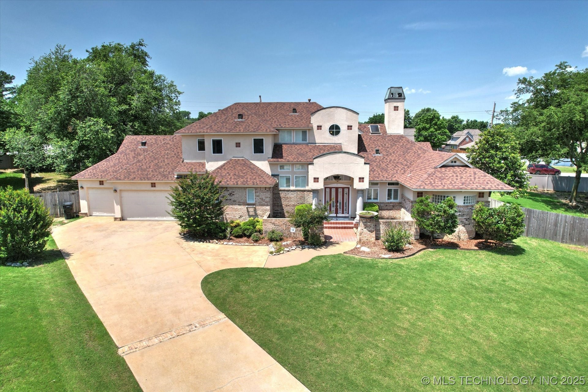 524 S 67th Street Property Photo 2