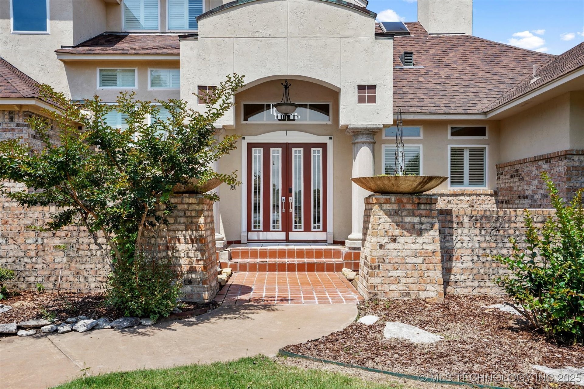 524 S 67th Street Property Photo 3