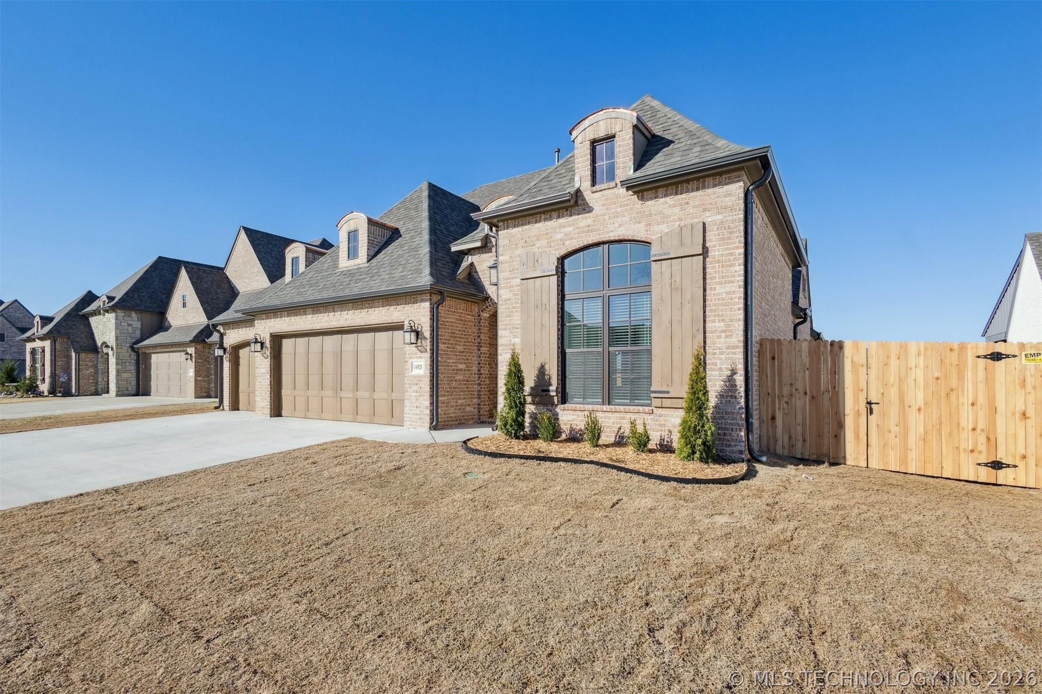 14920 S Sequoia Street S Property Photo 3