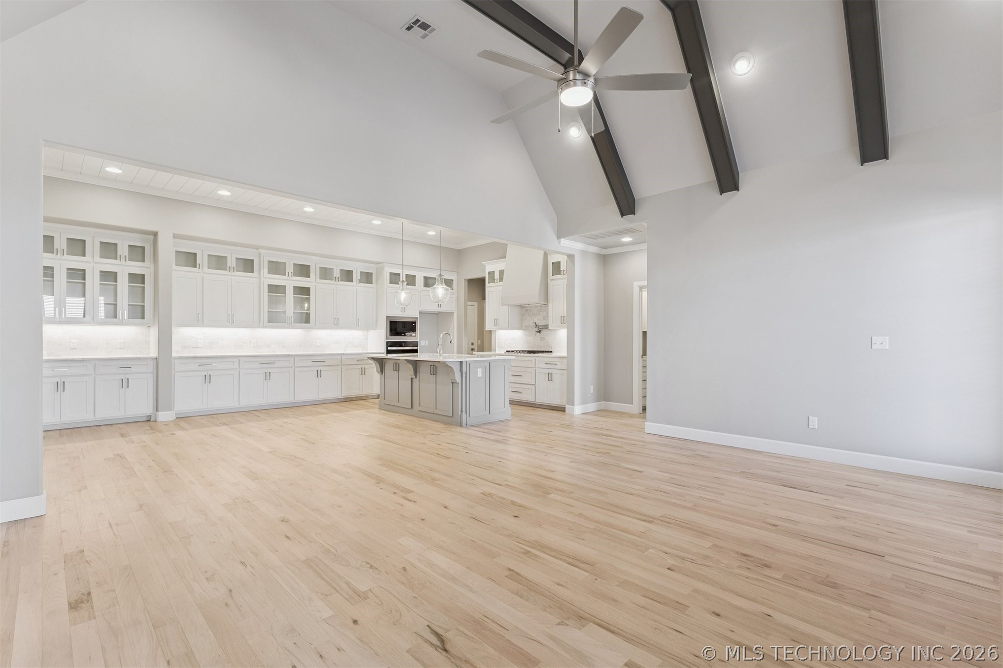 14910 S Sequoia Street S Property Photo 14