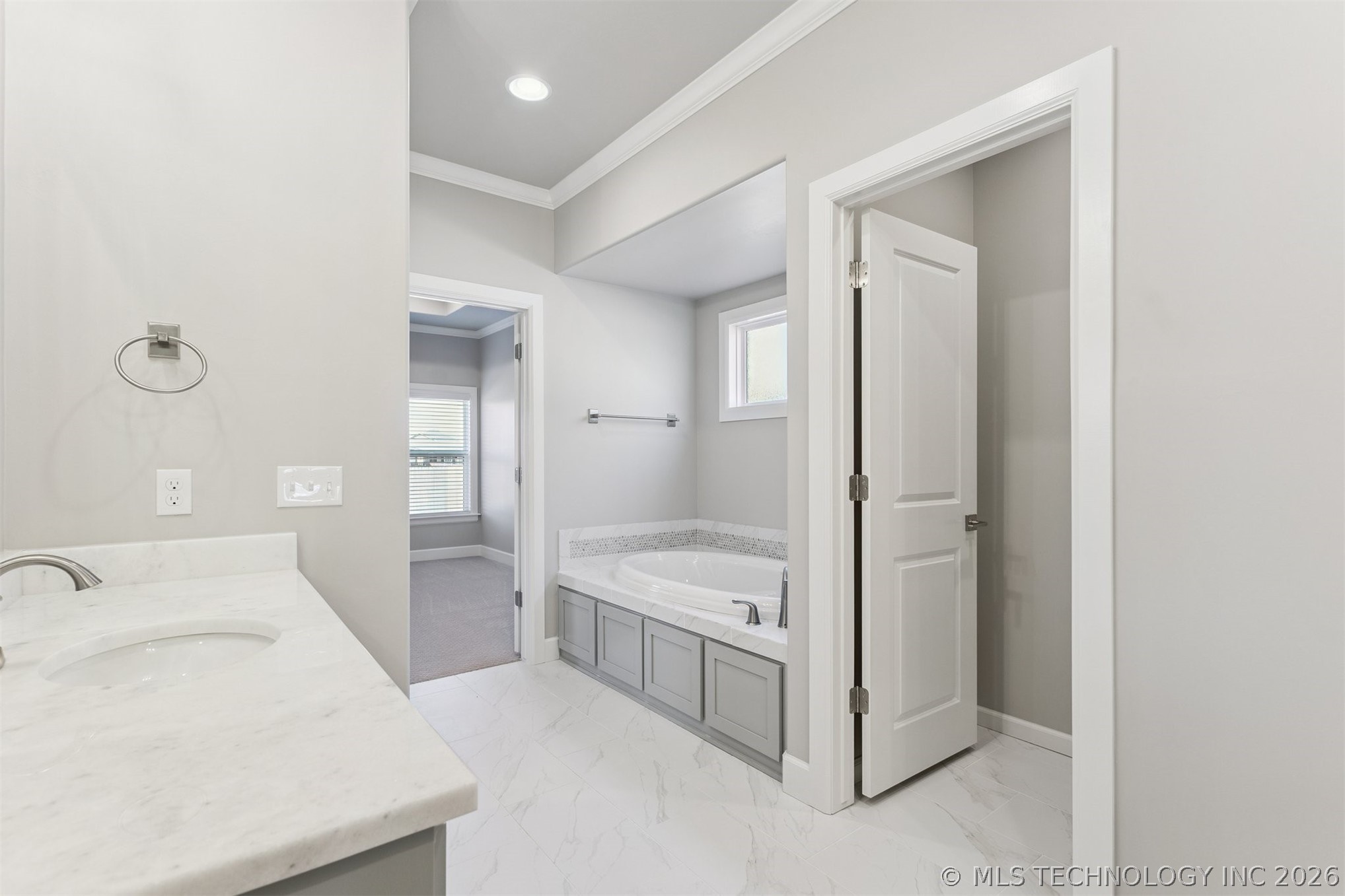 14910 S Sequoia Street S Property Photo 26