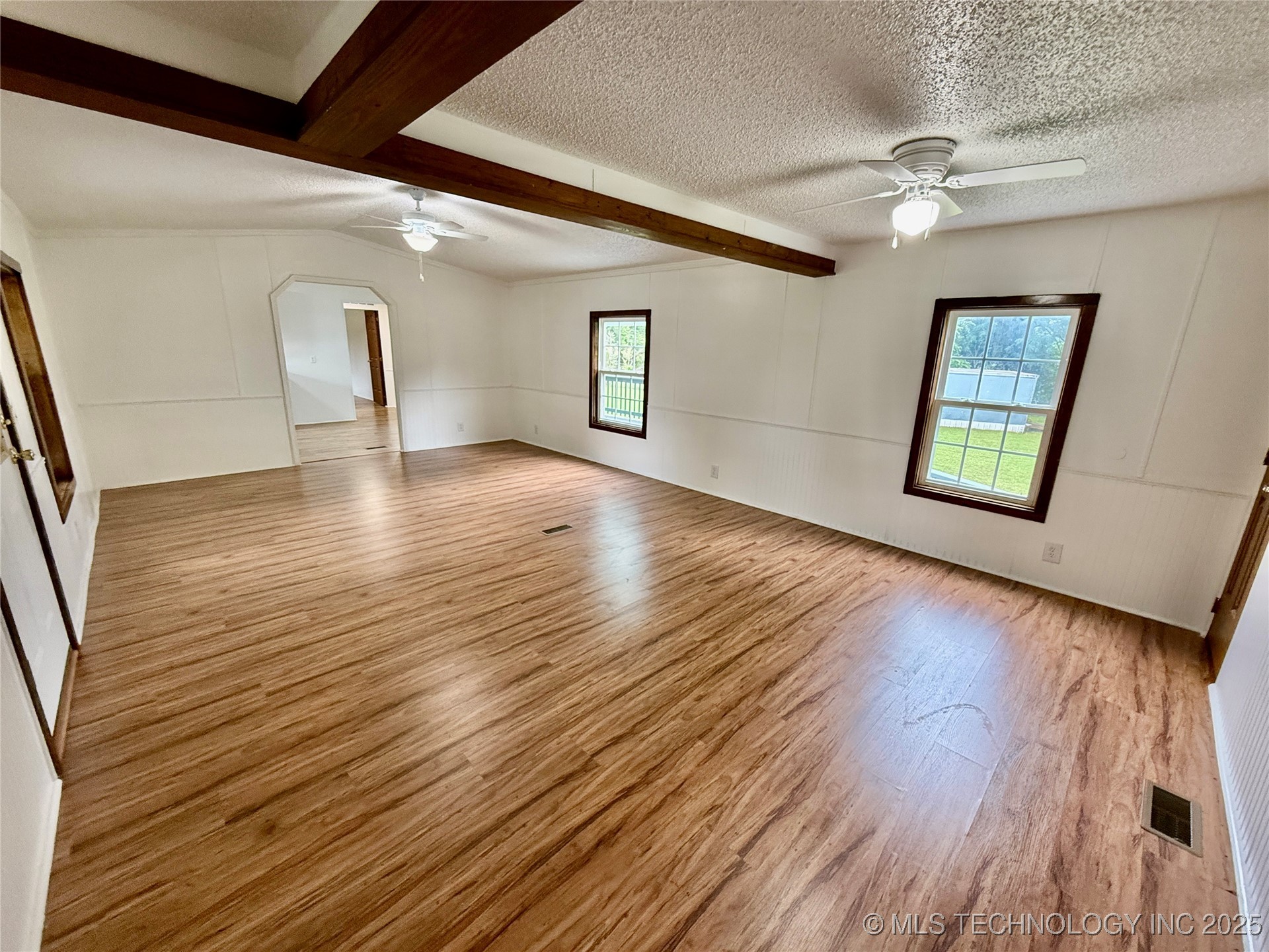 441210 Hillcrest Drive Property Photo 9