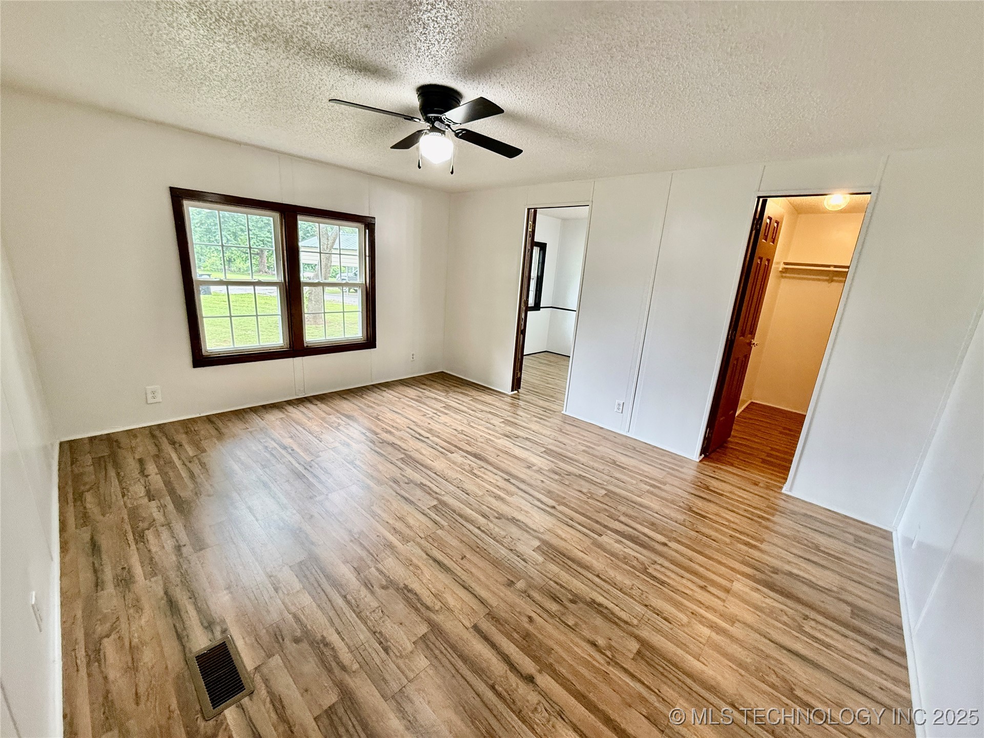 441210 Hillcrest Drive Property Photo 15