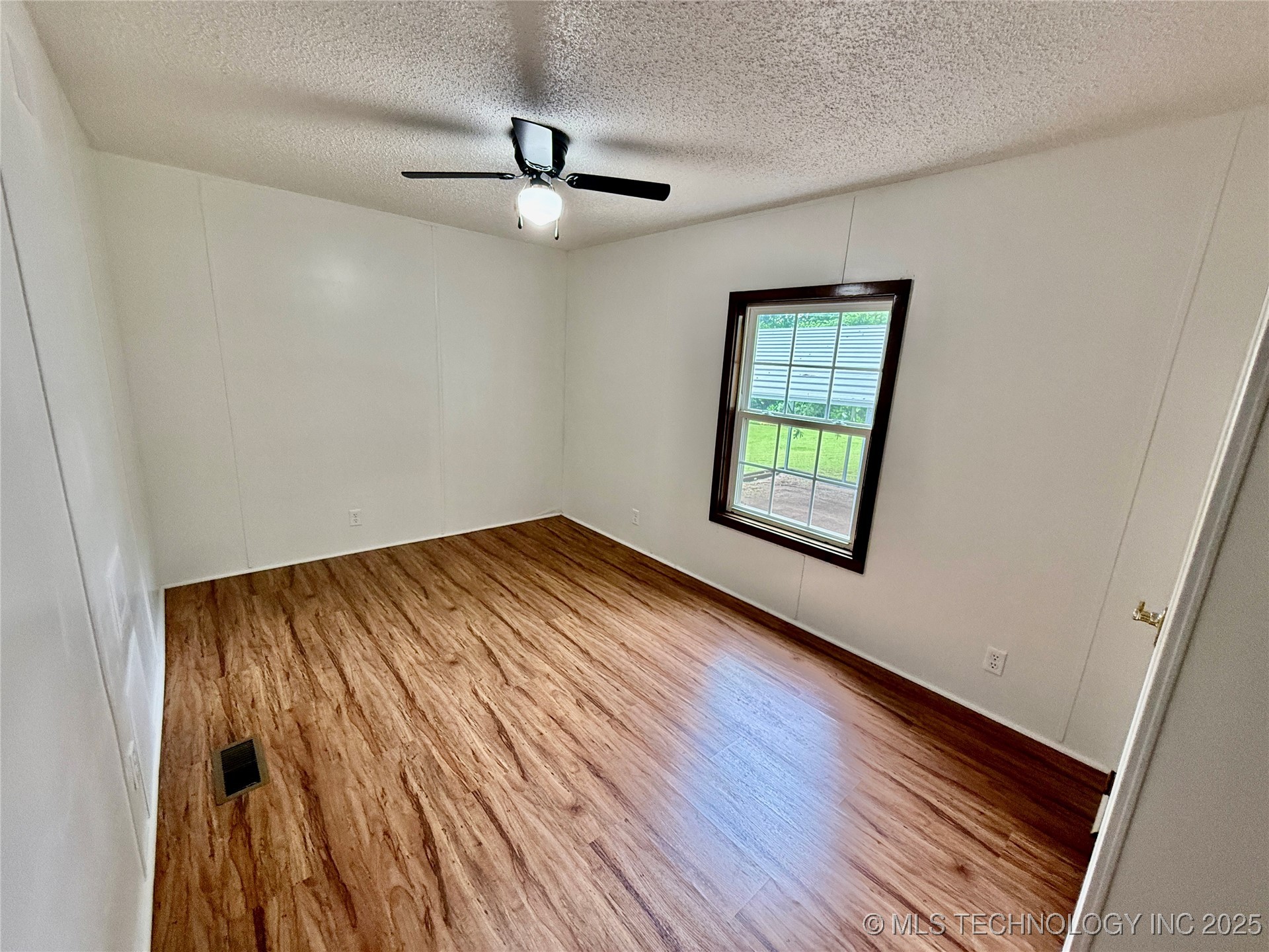 441210 Hillcrest Drive Property Photo 20