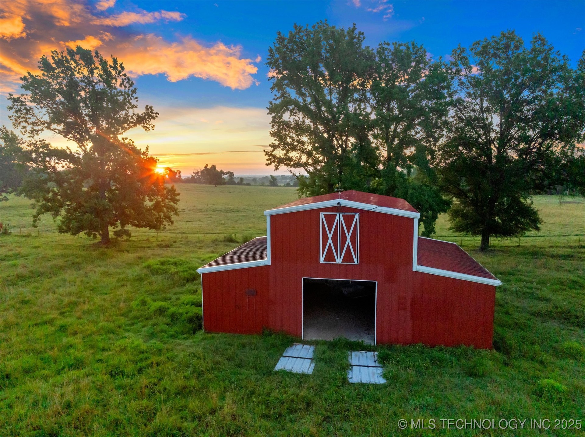 800 N Denison Road Property Photo 3