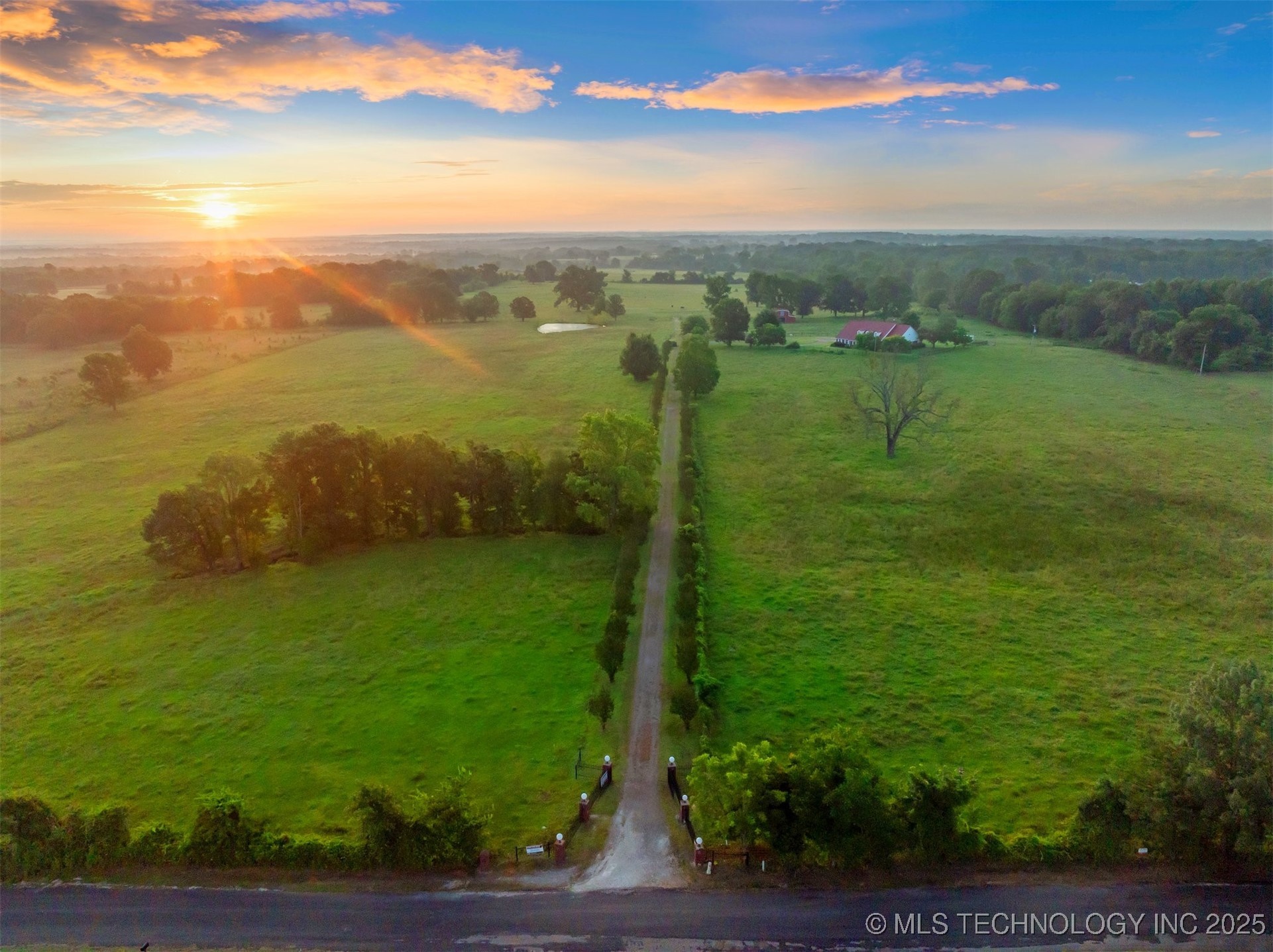 800 N Denison Road Property Photo 5