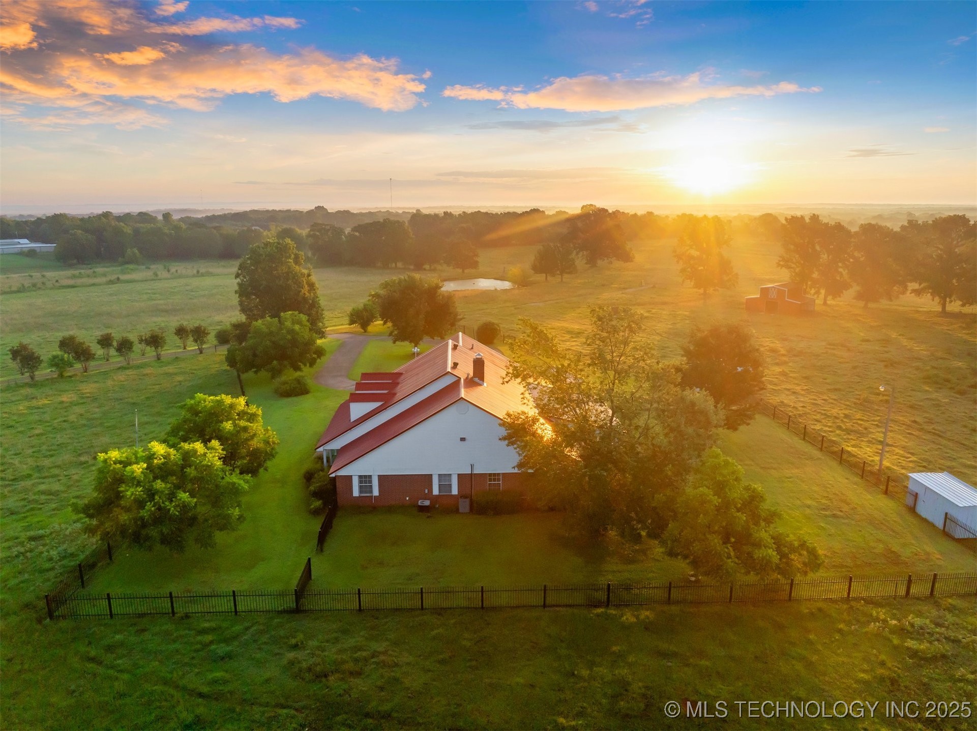 800 N Denison Road Property Photo 6