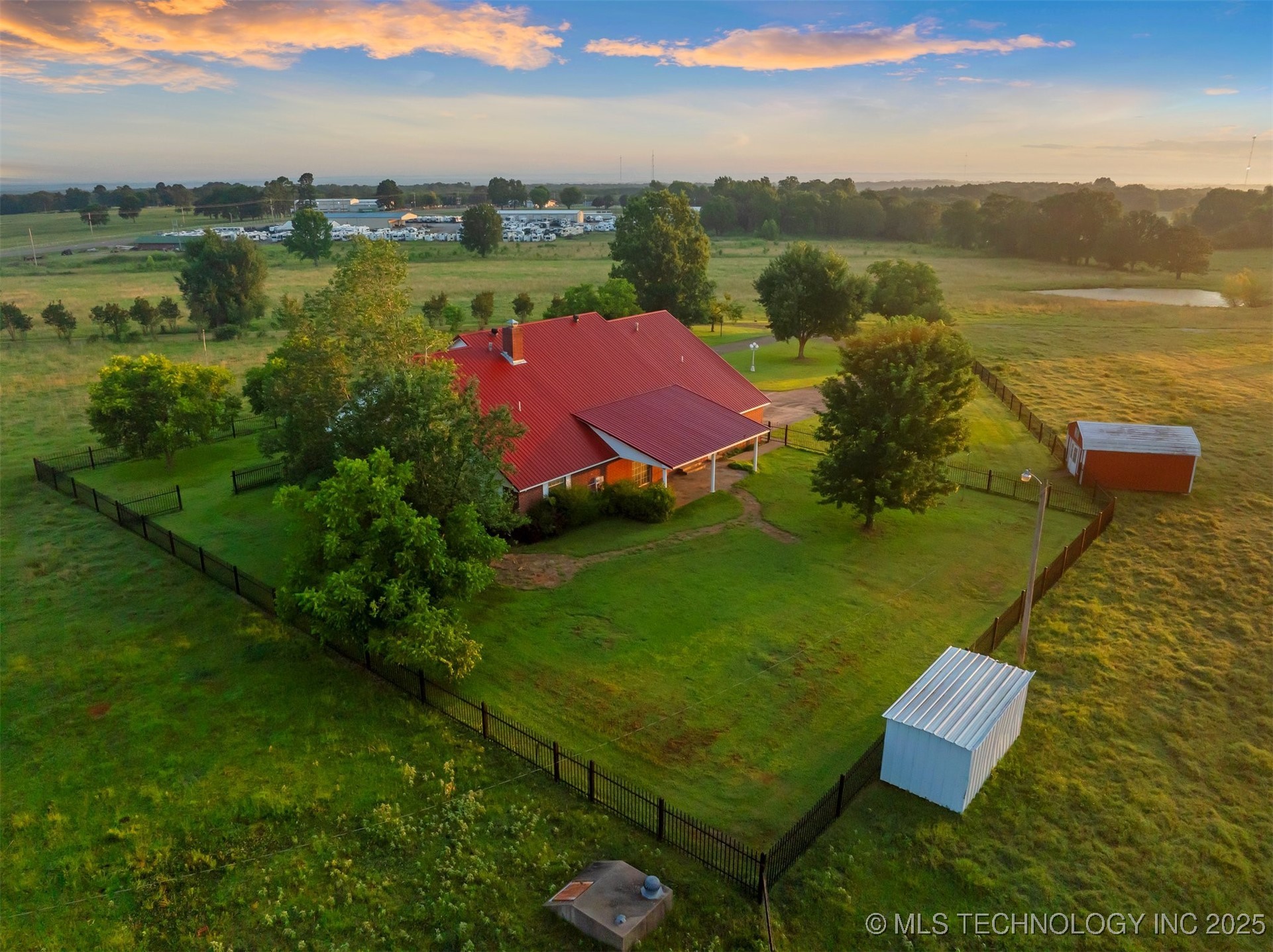 800 N Denison Road Property Photo 8