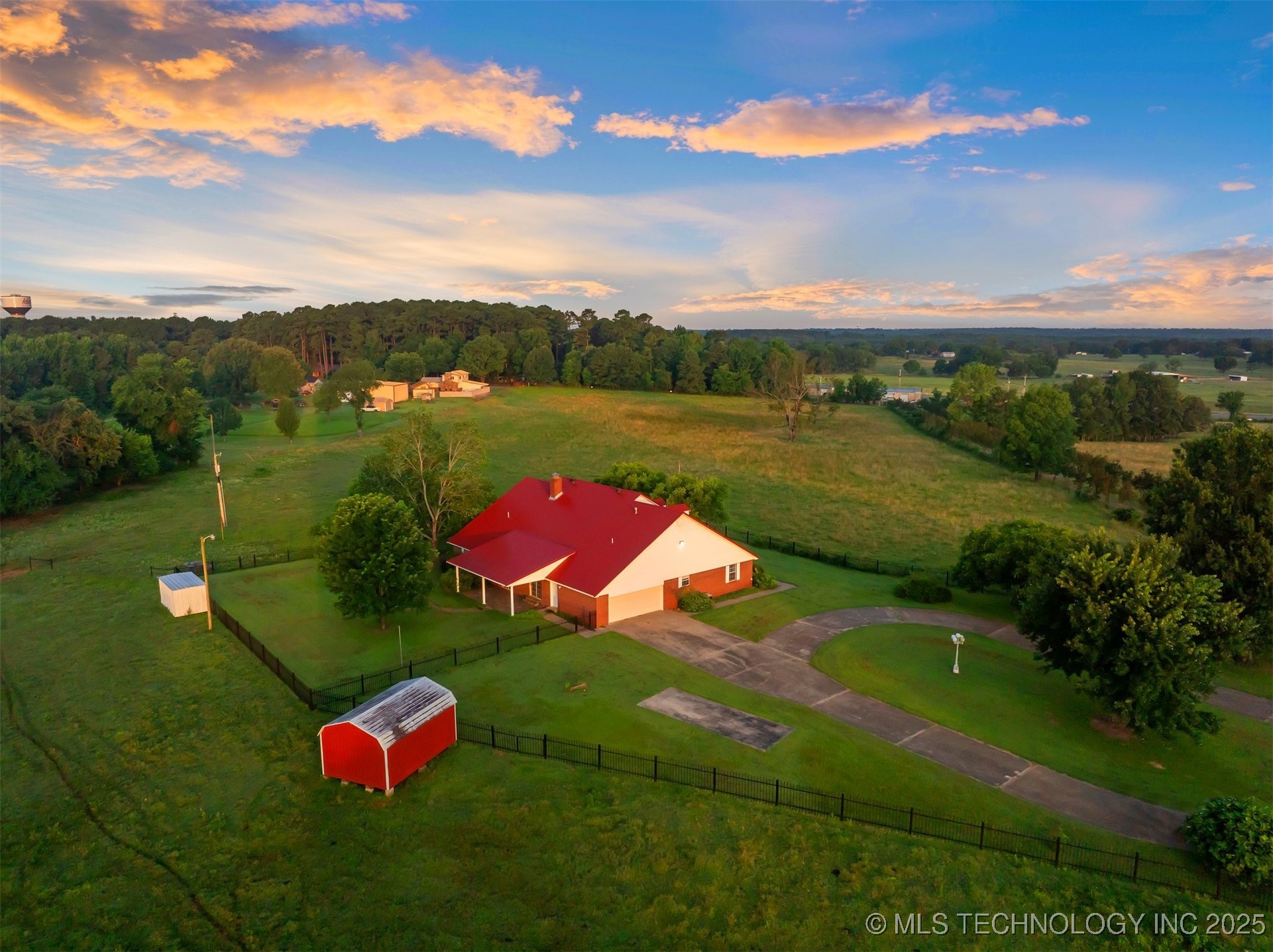 800 N Denison Road Property Photo 11