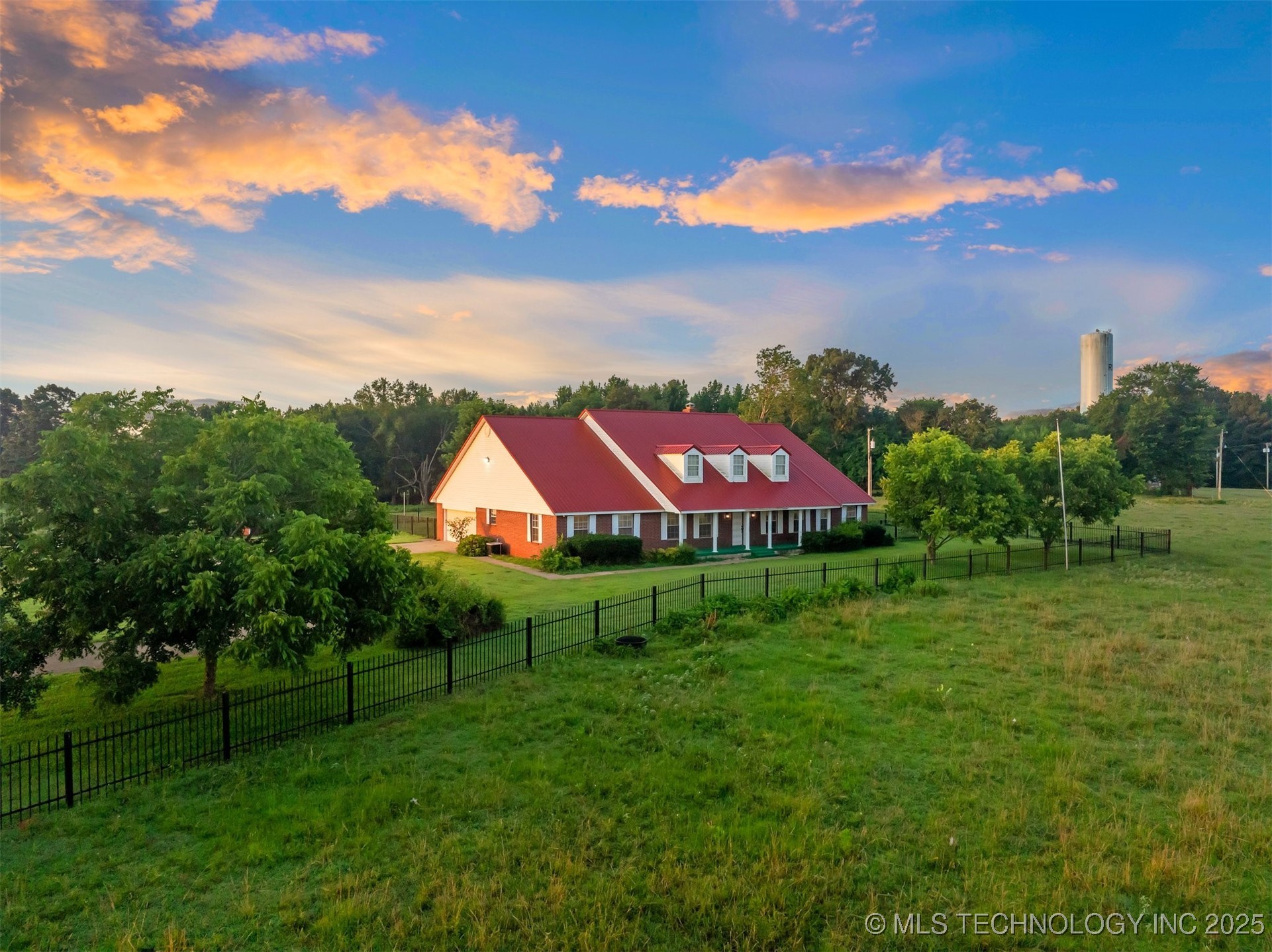 800 N Denison Road Property Photo 12