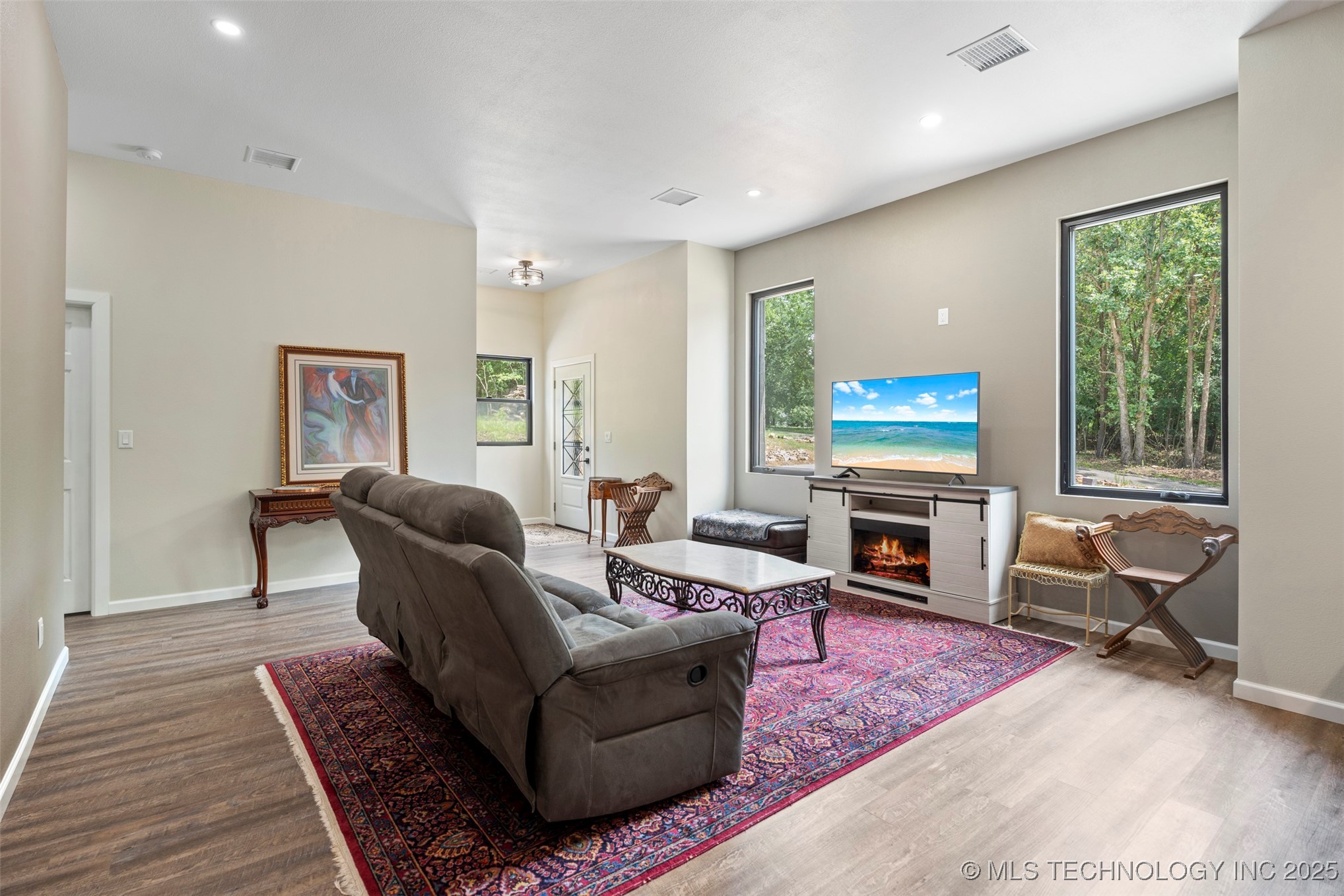 1616 Battle Drive Property Photo 3